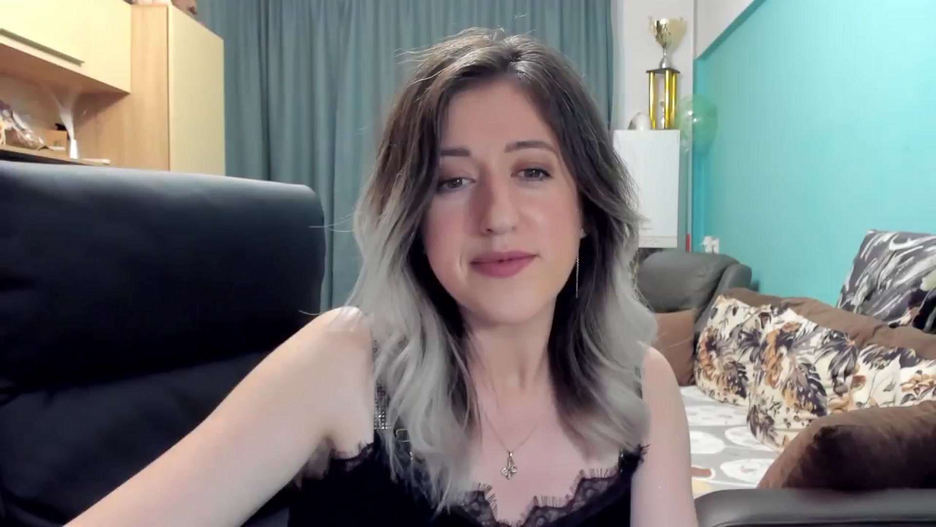 Gallery image thumbnail from SweetDelia_'s myfreecams stream on, 10/22/2024, 24:43 image 9 of 20