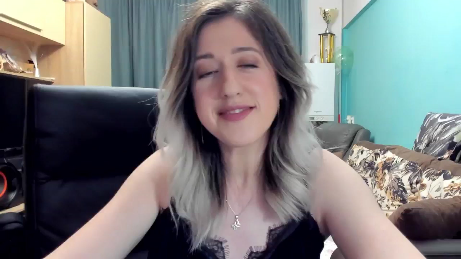 Gallery image thumbnail from SweetDelia_'s myfreecams stream on, 10/22/2024, 24:43 image 6 of 20