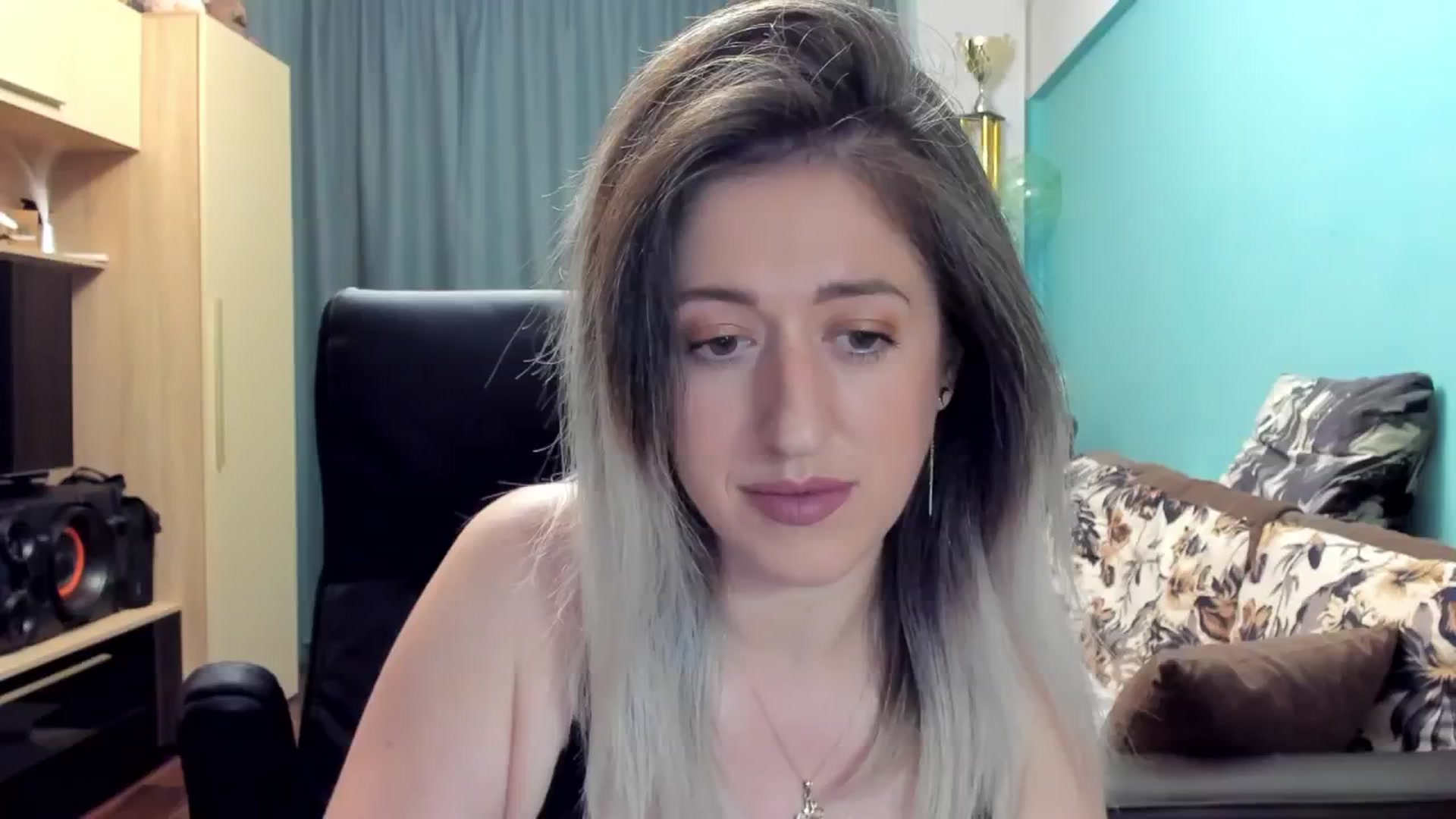 Gallery image thumbnail from SweetDelia_'s myfreecams stream on, 10/27/2024, 23:54 image 10 of 20