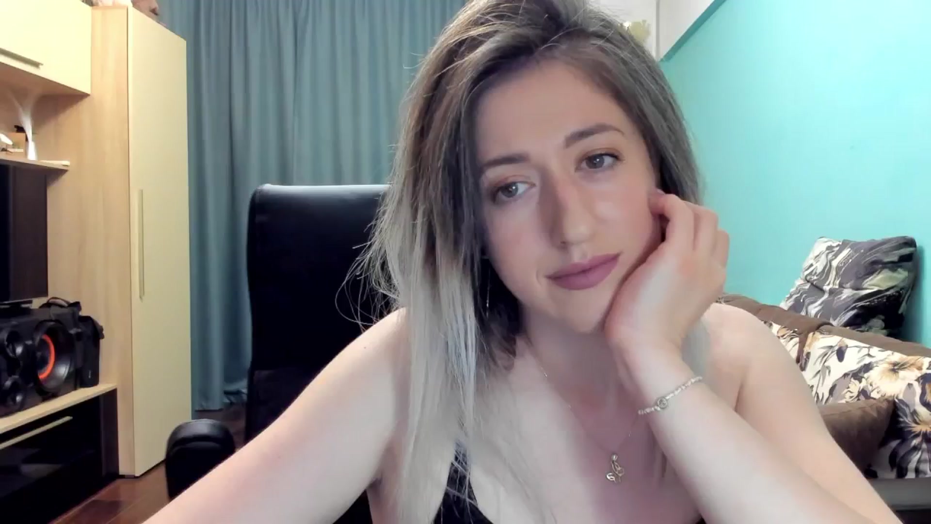 Gallery image thumbnail from SweetDelia_'s myfreecams stream on, 10/27/2024, 23:54 image 20 of 20