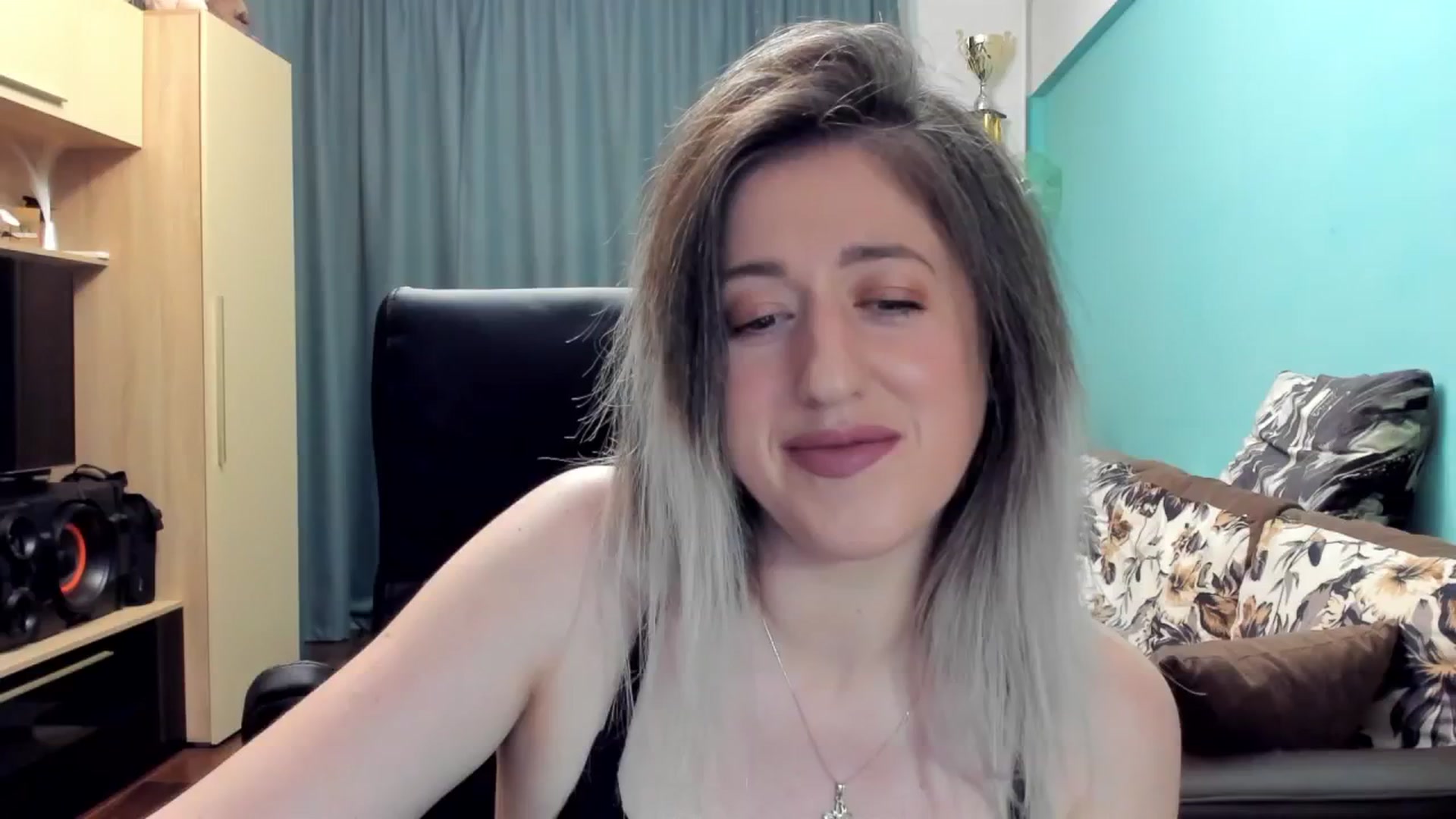 Gallery image thumbnail from SweetDelia_'s myfreecams stream on, 10/27/2024, 23:54 image 16 of 20