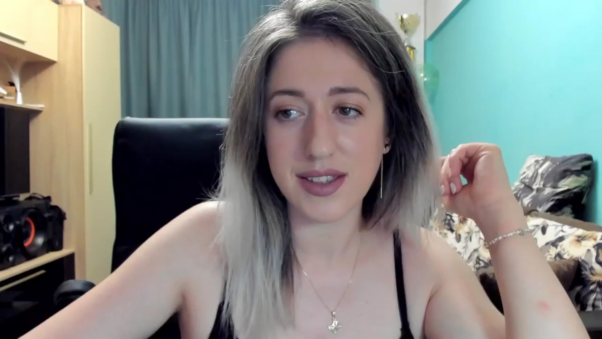 Gallery image thumbnail from SweetDelia_'s myfreecams stream on, 10/27/2024, 23:54 image 2 of 20