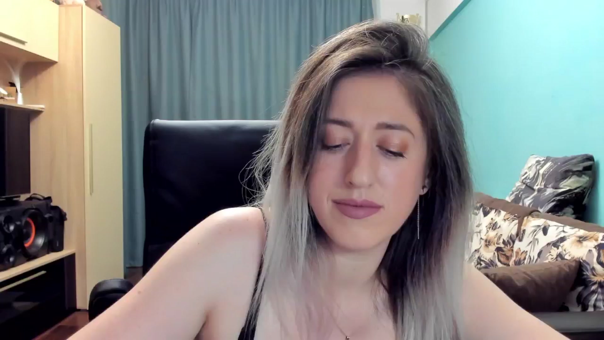Gallery image thumbnail from SweetDelia_'s myfreecams stream on, 10/27/2024, 23:54 image 19 of 20