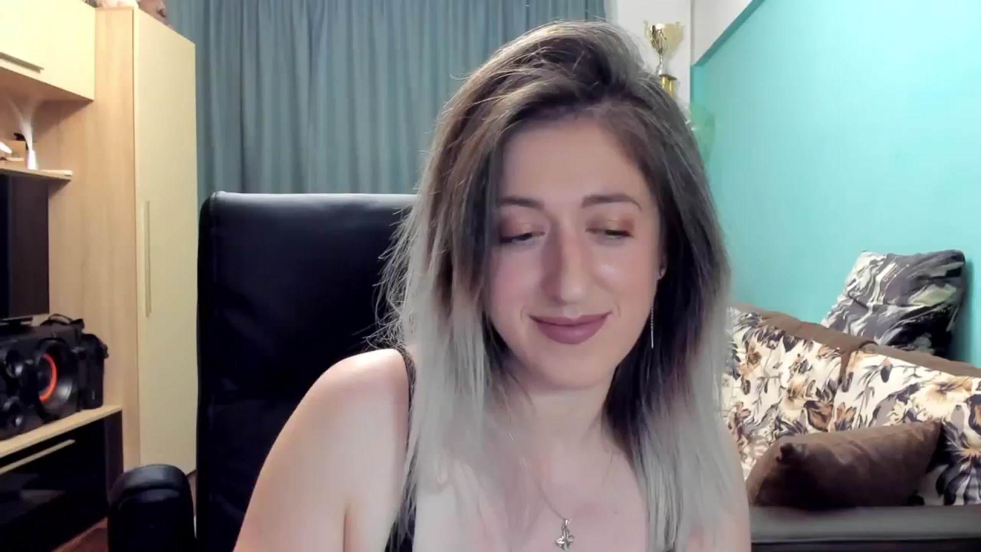 Gallery image thumbnail from SweetDelia_'s myfreecams stream on, 10/27/2024, 23:54 image 18 of 20