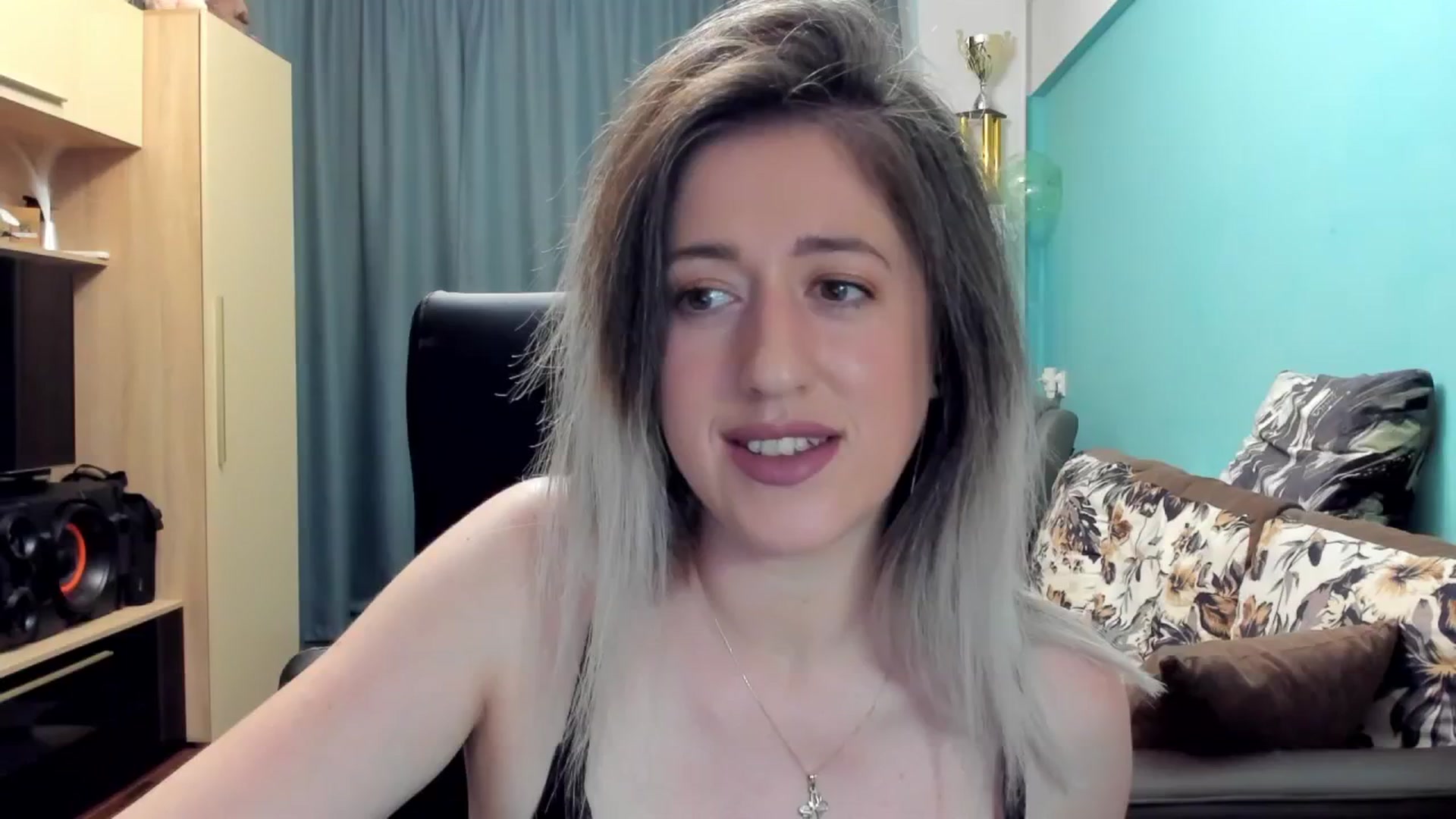 Gallery image thumbnail from SweetDelia_'s myfreecams stream on, 10/27/2024, 23:54 image 15 of 20