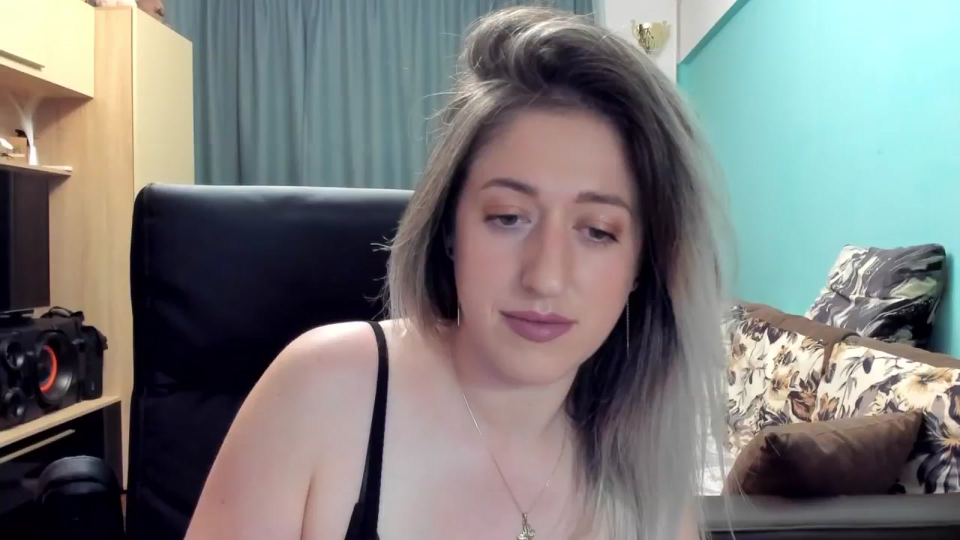 Gallery image thumbnail from SweetDelia_'s myfreecams stream on, 10/27/2024, 23:54 image 8 of 20