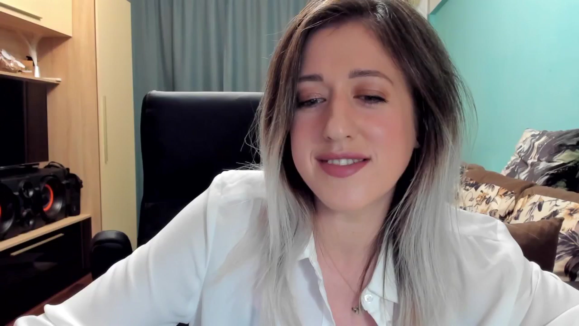 Gallery image thumbnail from SweetDelia_'s myfreecams stream on, 10/29/2024, 23:06 image 5 of 20