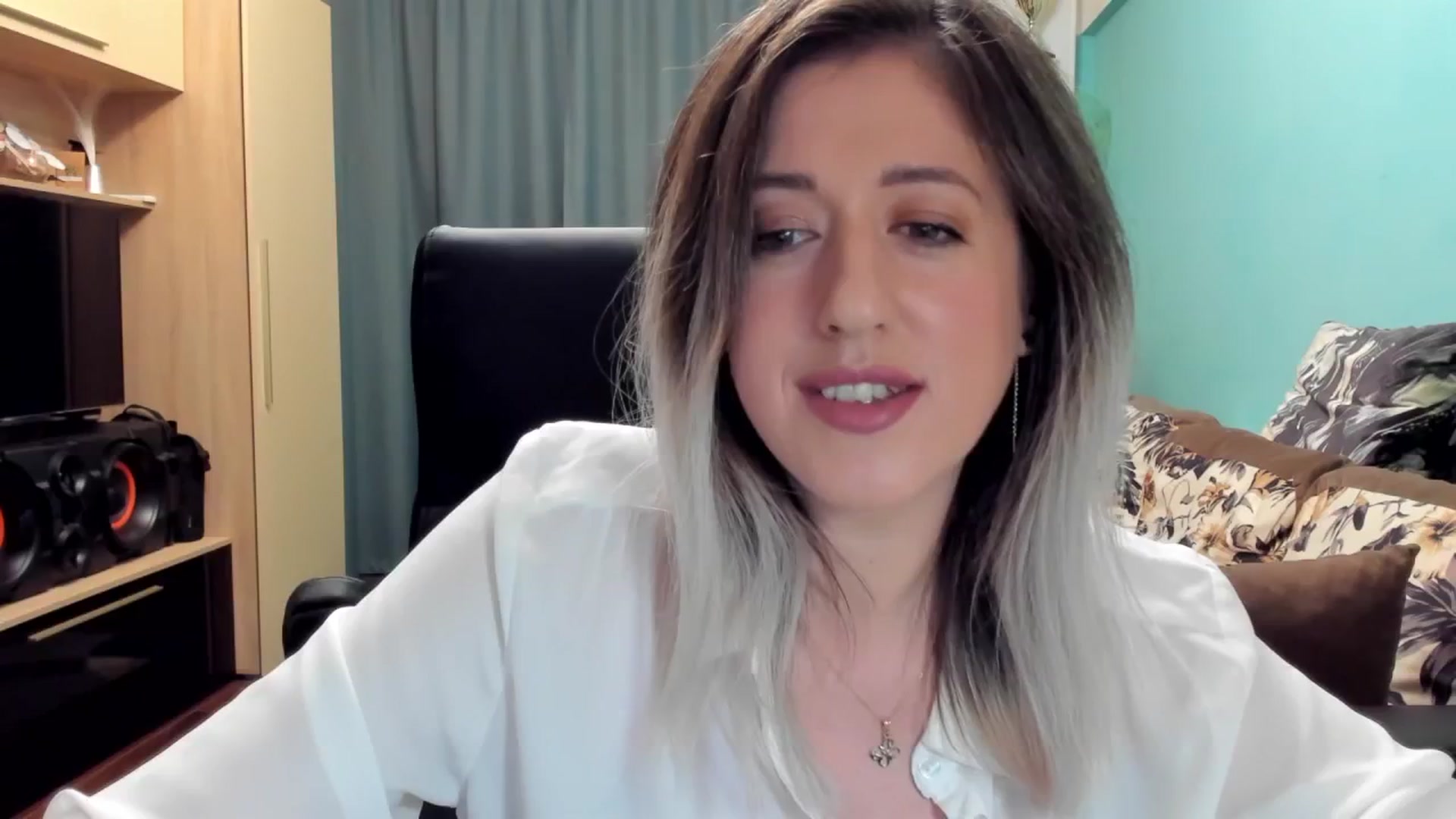 Gallery image thumbnail from SweetDelia_'s myfreecams stream on, 10/29/2024, 23:06 image 13 of 20