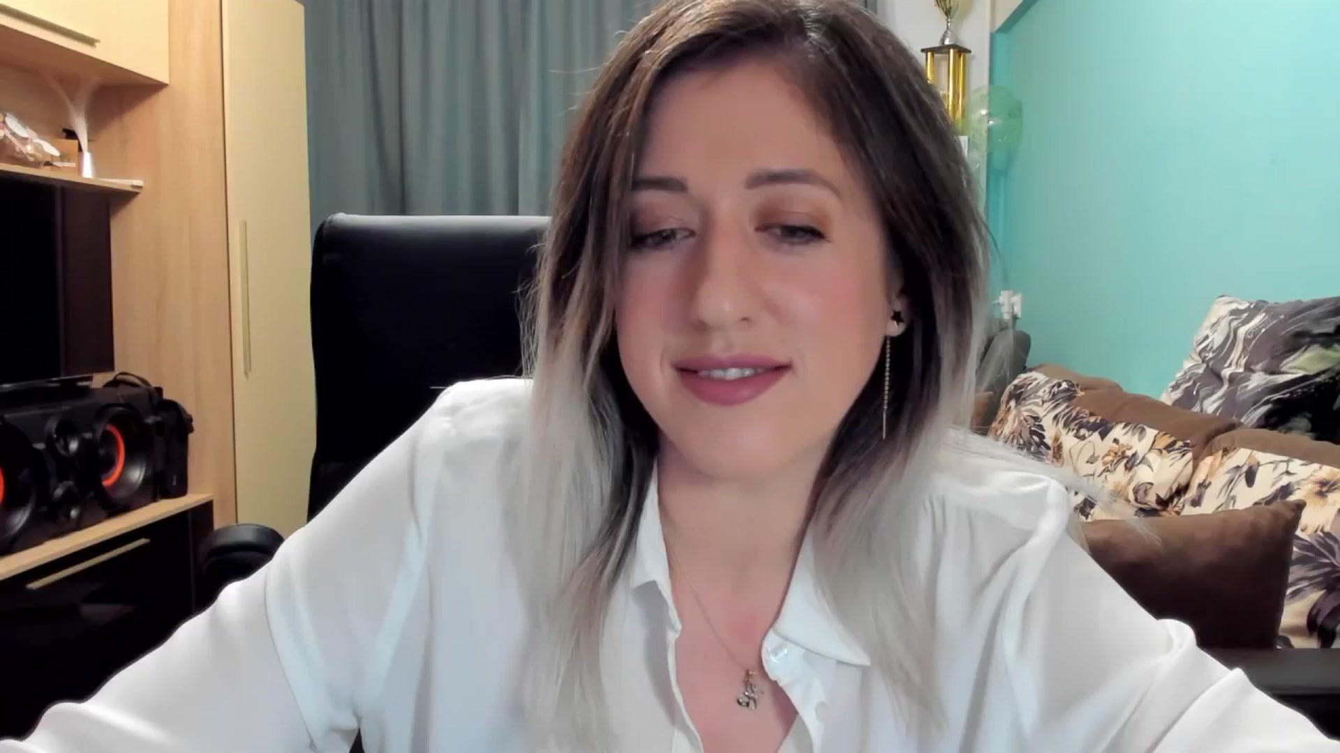 Gallery image thumbnail from SweetDelia_'s myfreecams stream on, 10/29/2024, 23:06 image 16 of 20