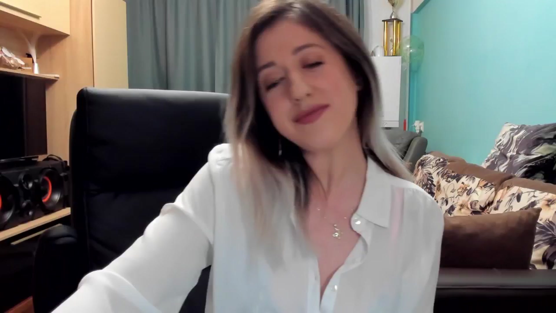 Gallery image thumbnail from SweetDelia_'s myfreecams stream on, 10/29/2024, 23:06 image 20 of 20
