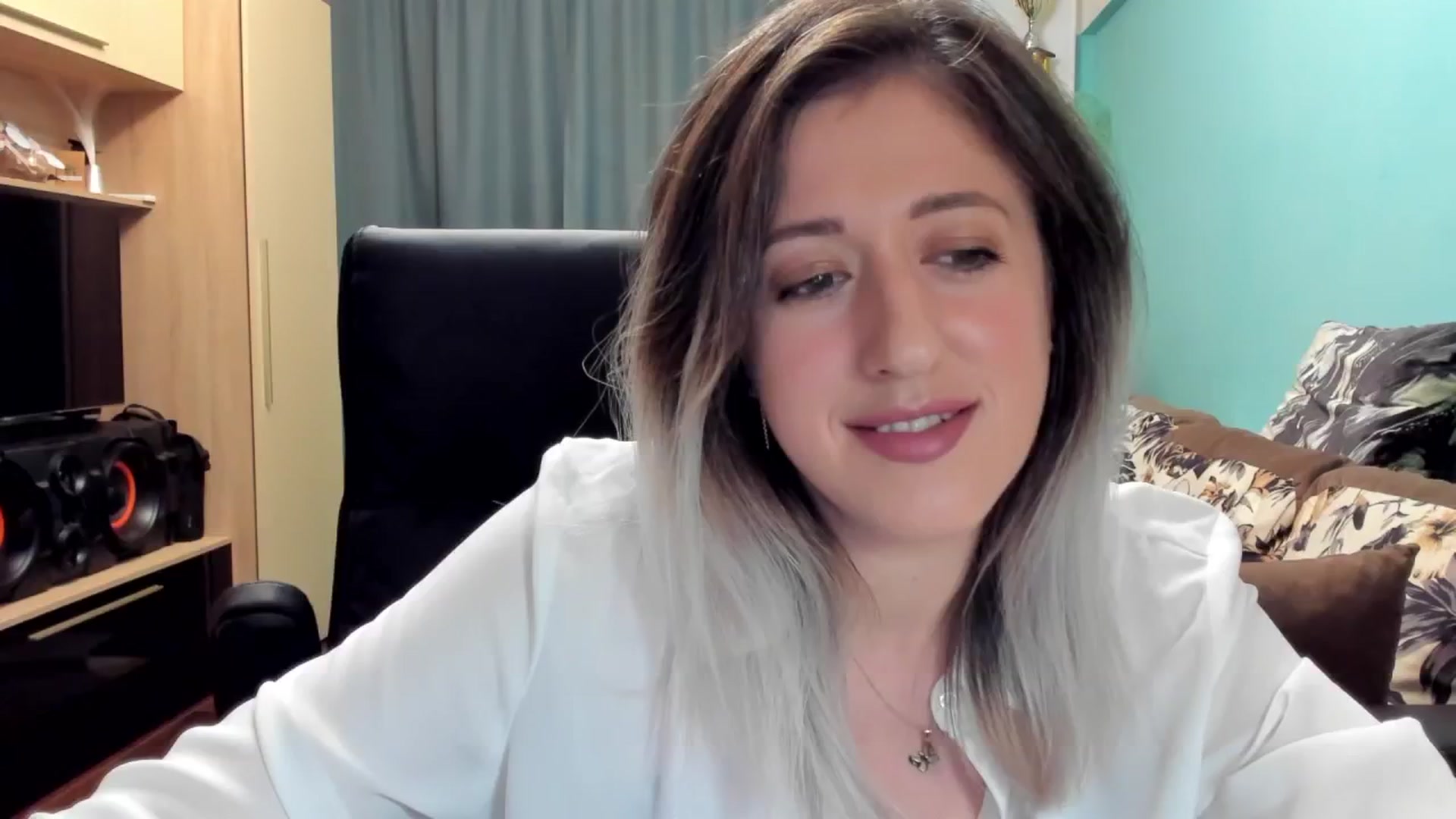 Gallery image thumbnail from SweetDelia_'s myfreecams stream on, 10/29/2024, 23:06 image 7 of 20