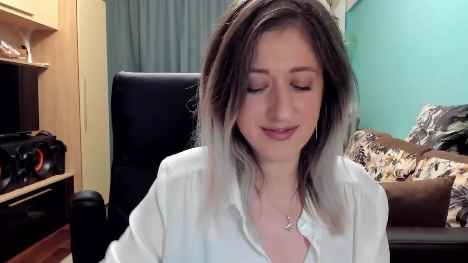 Gallery image thumbnail from SweetDelia_'s myfreecams stream on, 10/29/2024, 23:06 image 11 of 20