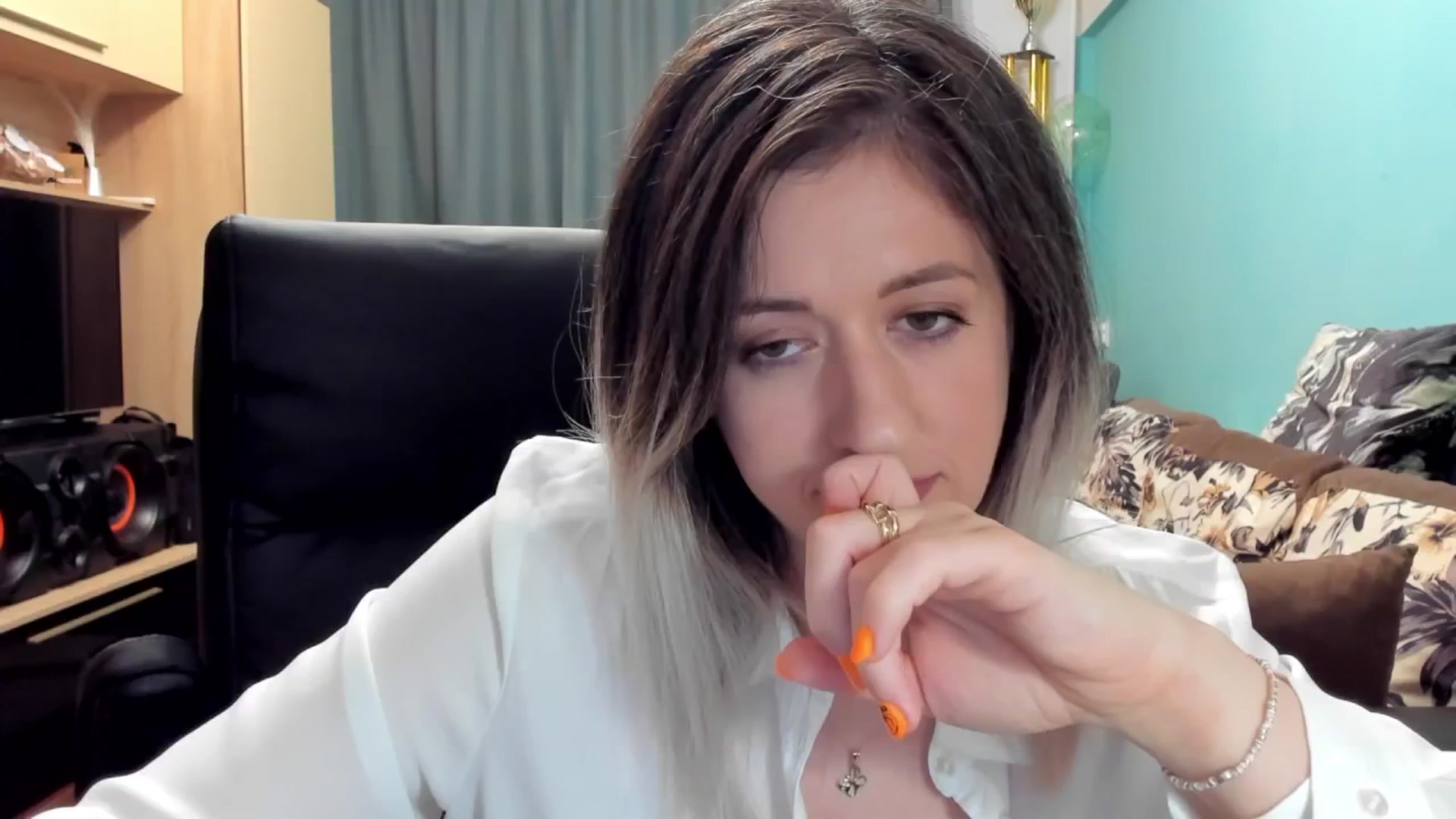Gallery image thumbnail from SweetDelia_'s myfreecams stream on, 10/30/2024, 02:06 image 2 of 20