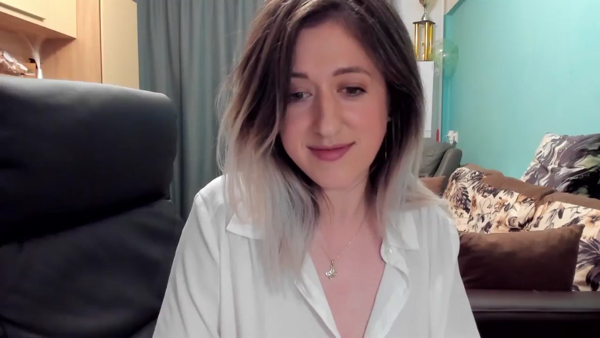 Gallery image thumbnail from SweetDelia_'s myfreecams stream on, 10/30/2024, 02:06 image 18 of 20