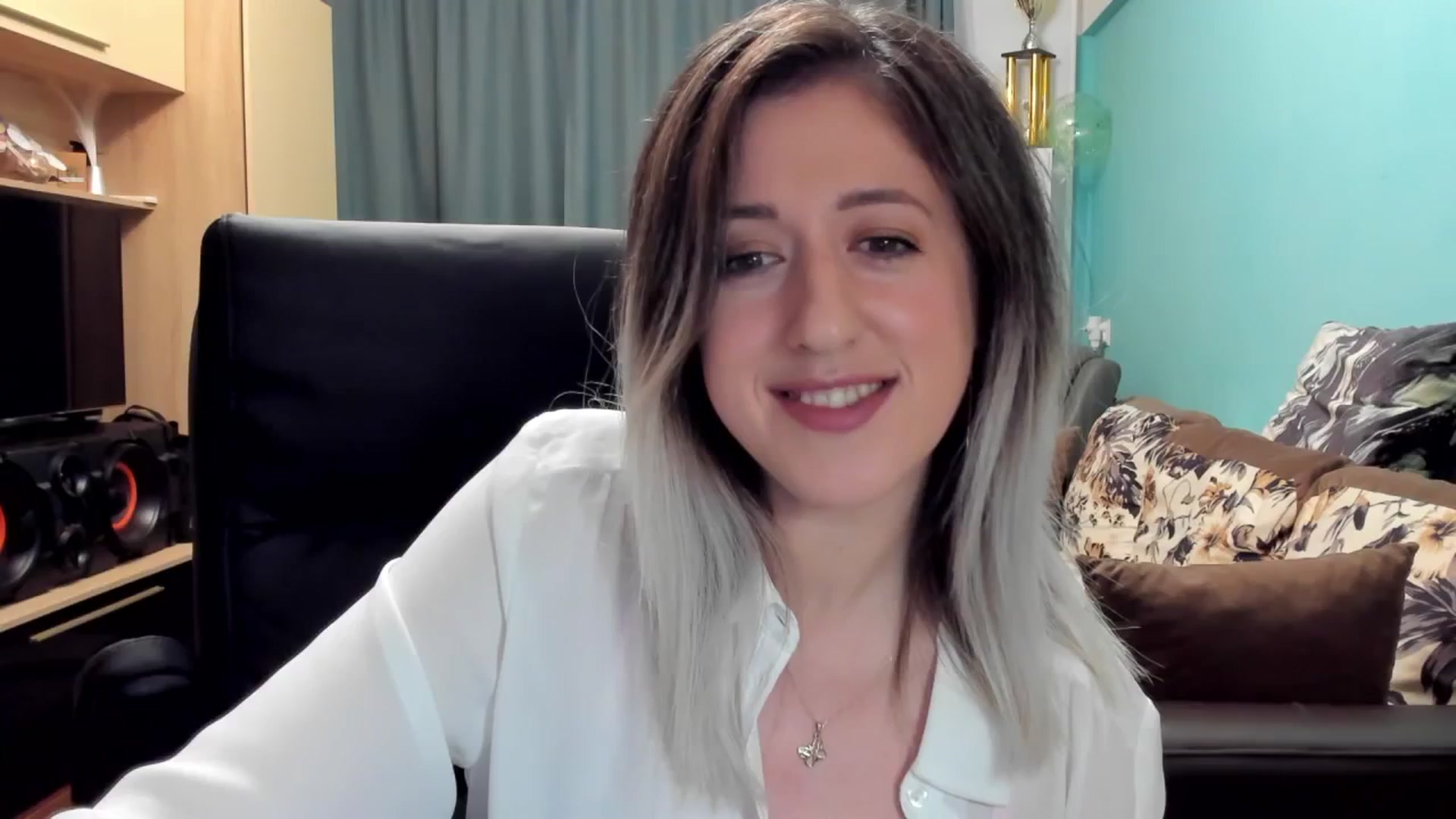 Gallery image thumbnail from SweetDelia_'s myfreecams stream on, 10/30/2024, 02:06 image 3 of 20
