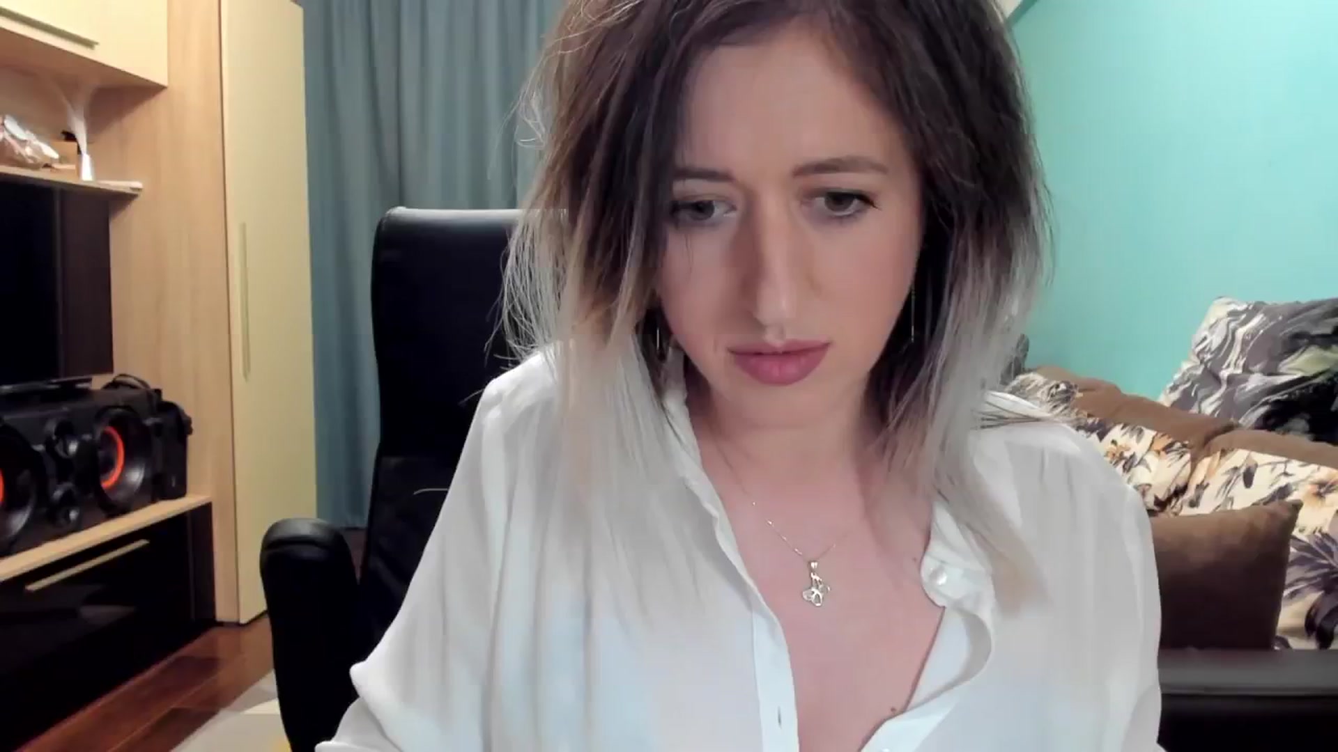 Gallery image thumbnail from SweetDelia_'s myfreecams stream on, 10/30/2024, 02:06 image 14 of 20