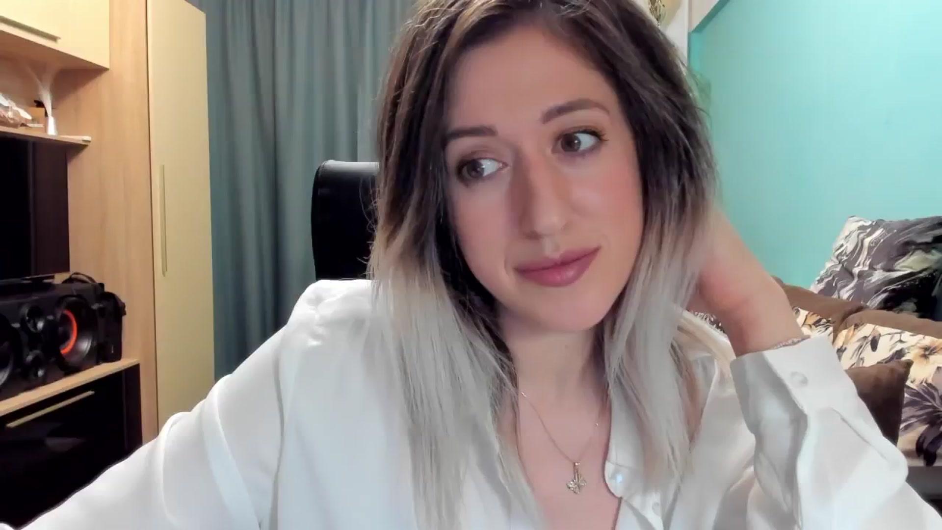 Gallery image thumbnail from SweetDelia_'s myfreecams stream on, 10/30/2024, 03:23 image 11 of 20