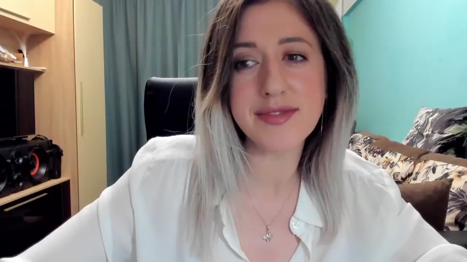 Gallery image thumbnail from SweetDelia_'s myfreecams stream on, 10/30/2024, 03:23 image 4 of 20