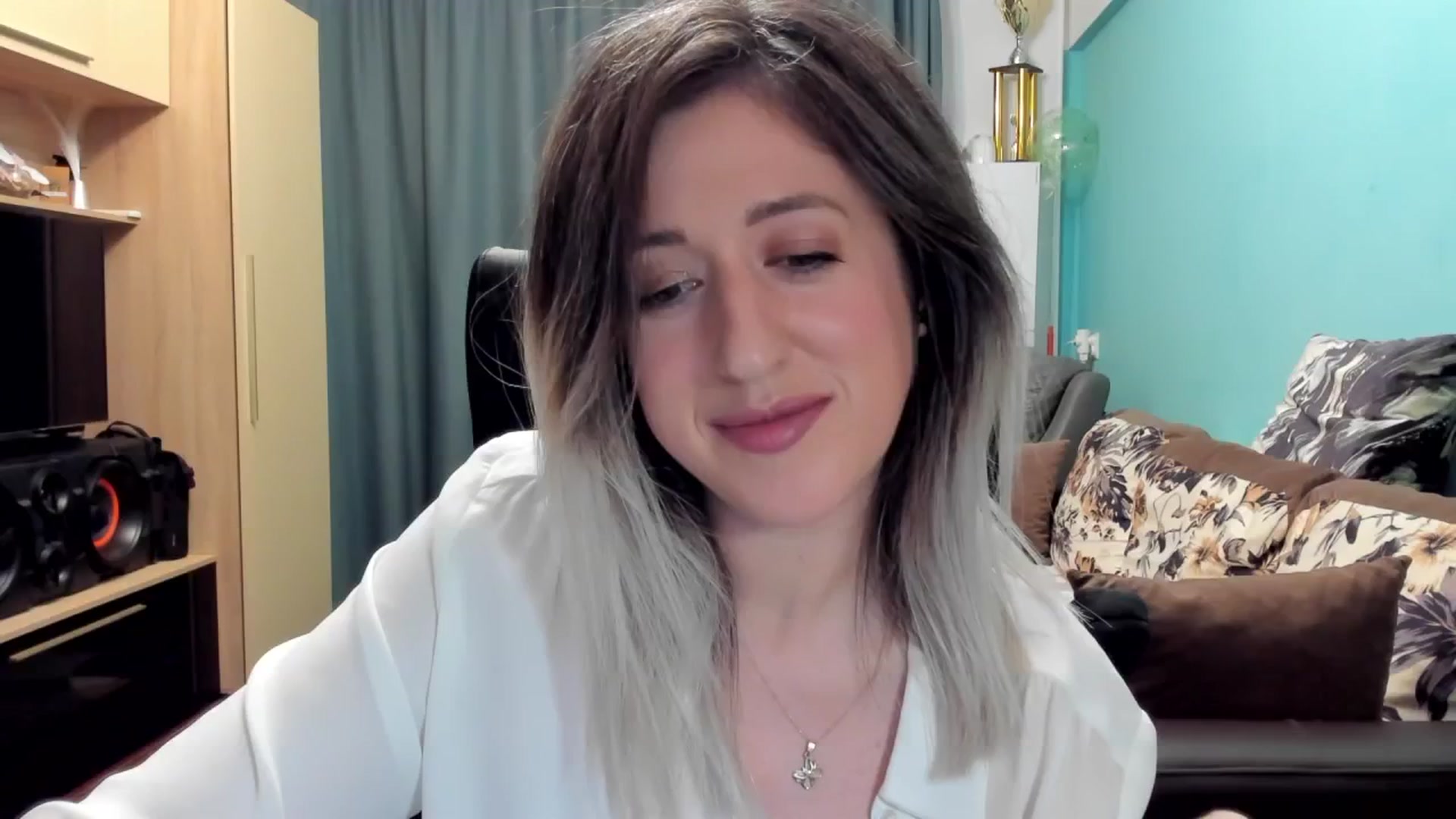 Gallery image thumbnail from SweetDelia_'s myfreecams stream on, 10/30/2024, 03:23 image 19 of 20