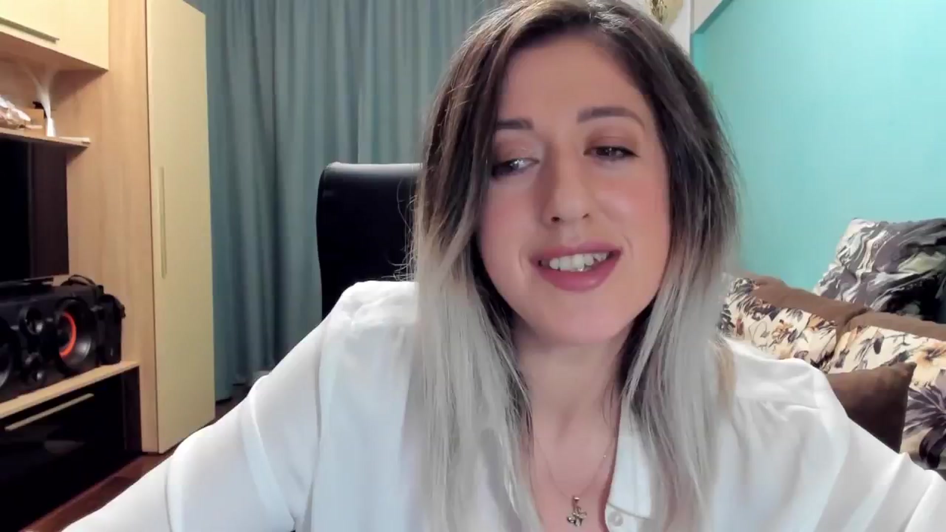 Gallery image thumbnail from SweetDelia_'s myfreecams stream on, 10/30/2024, 03:23 image 15 of 20