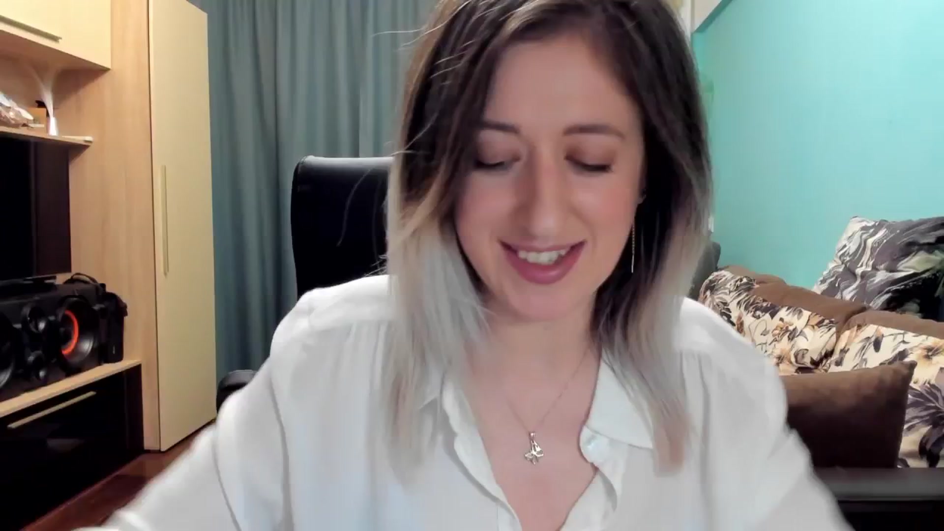 Gallery image thumbnail from SweetDelia_'s myfreecams stream on, 10/30/2024, 03:23 image 5 of 20