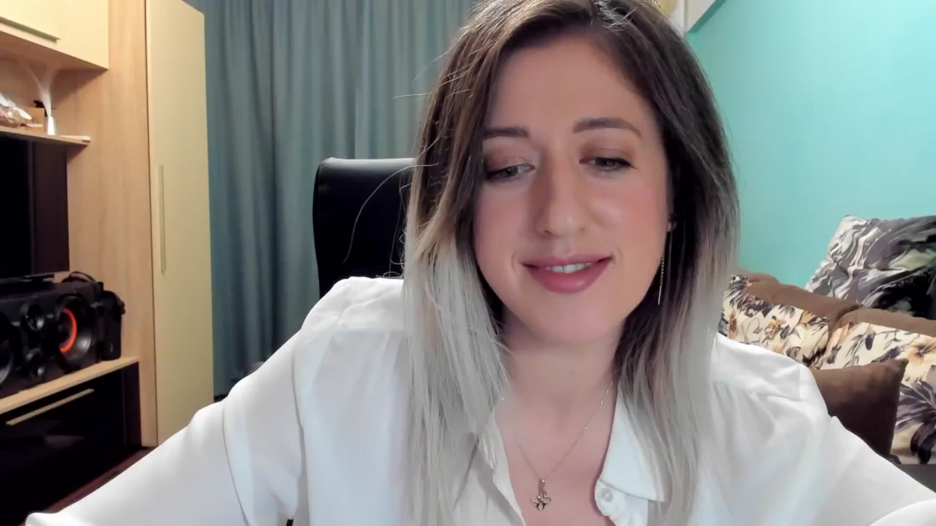 Gallery image thumbnail from SweetDelia_'s myfreecams stream on, 10/30/2024, 03:23 image 2 of 20