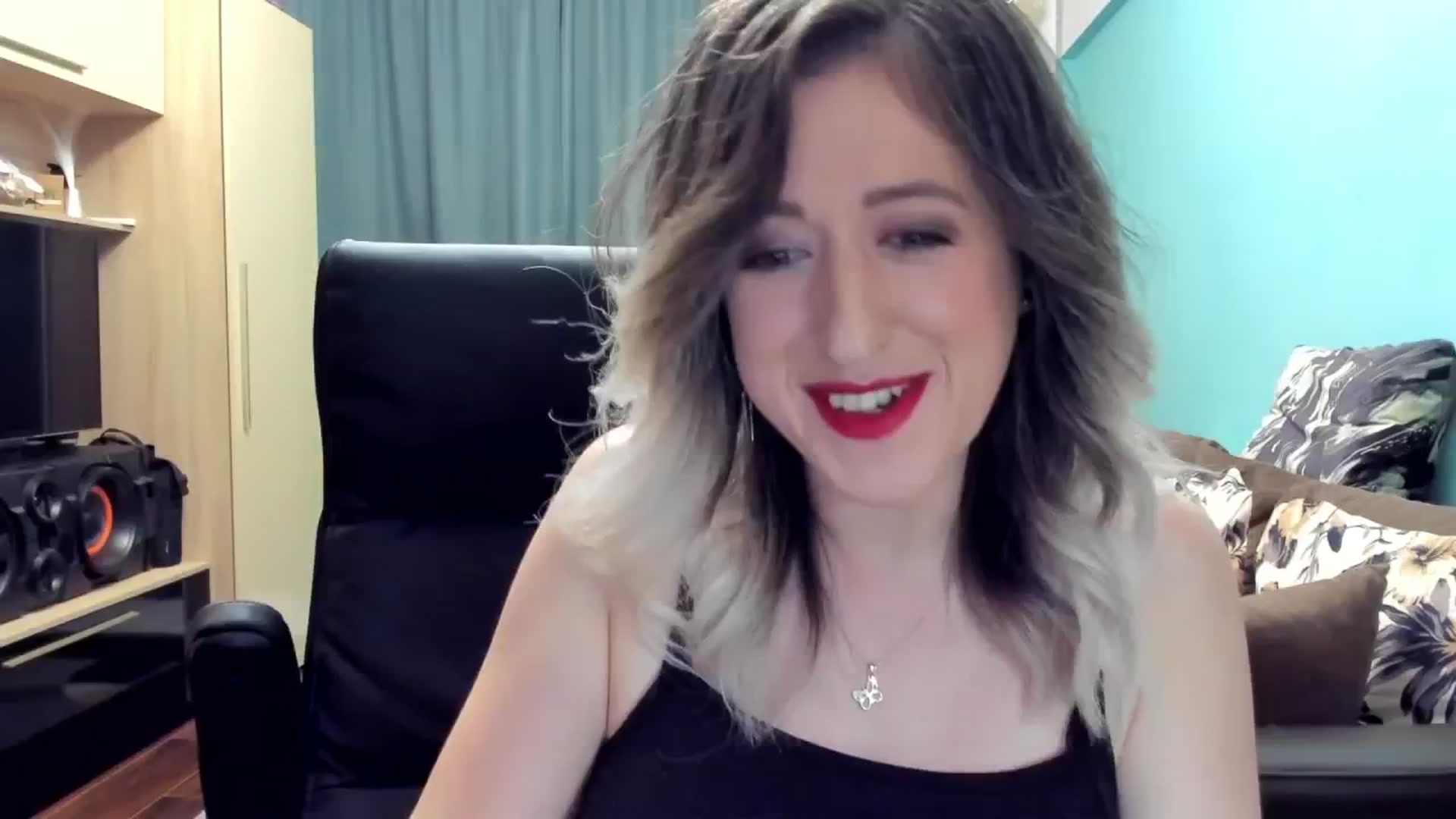 Gallery image thumbnail from SweetDelia_'s myfreecams stream on, 10/31/2024, 24:04 image 16 of 20