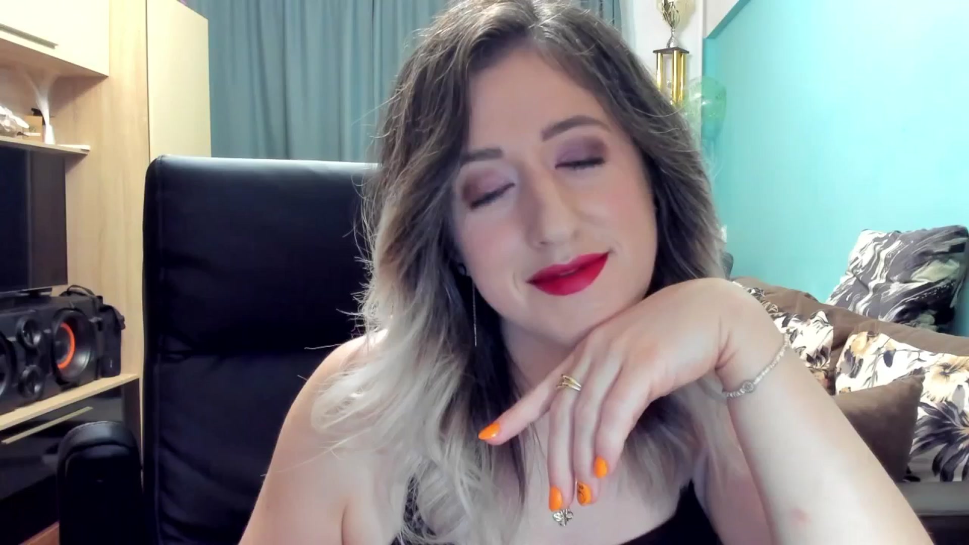 Gallery image thumbnail from SweetDelia_'s myfreecams stream on, 10/31/2024, 24:04 image 7 of 20
