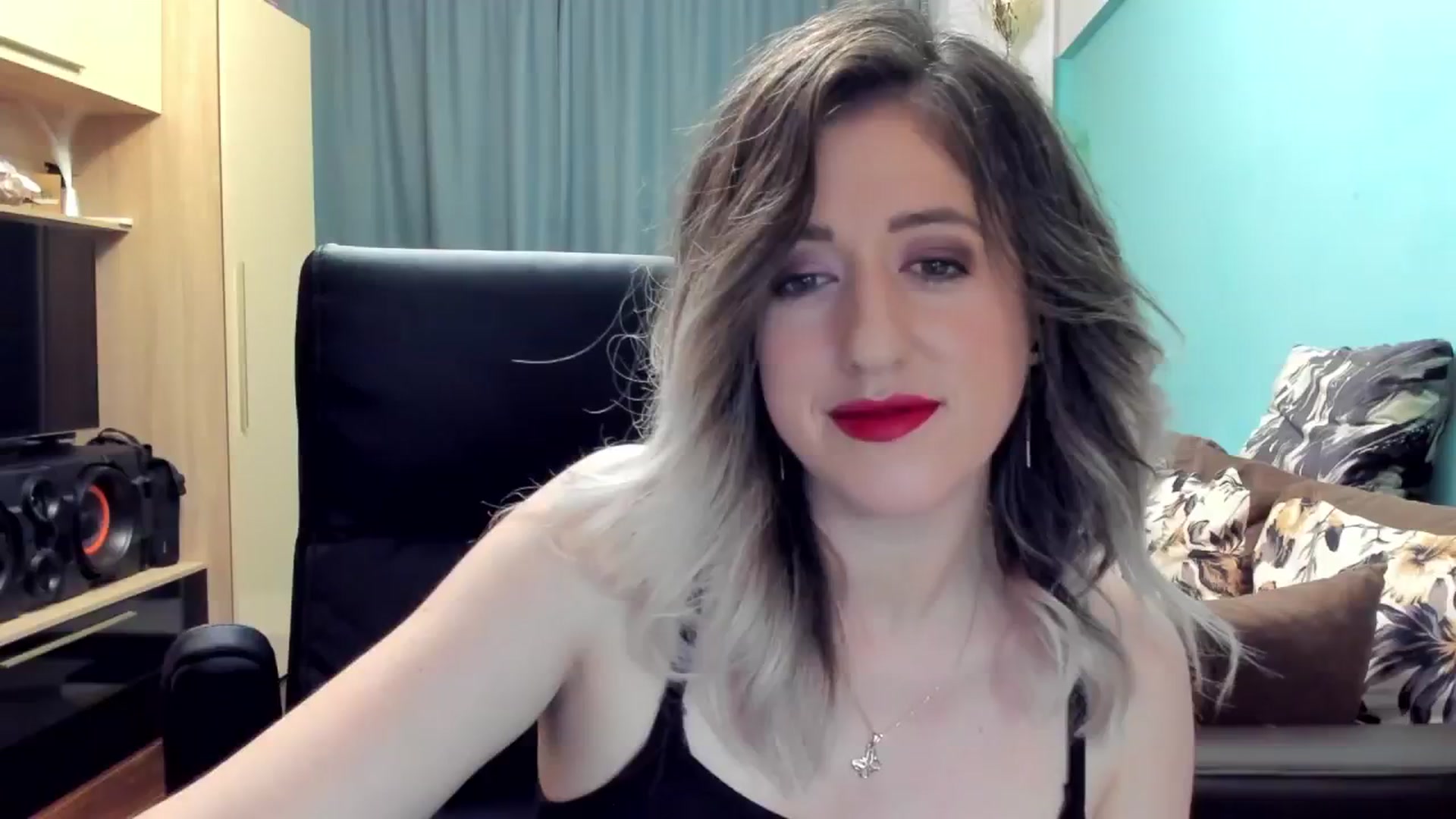 Gallery image thumbnail from SweetDelia_'s myfreecams stream on, 10/31/2024, 02:19 image 9 of 20