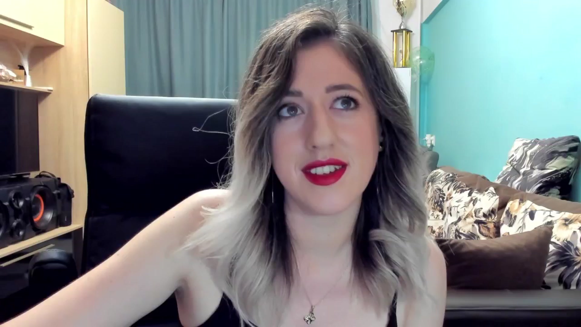 Gallery image thumbnail from SweetDelia_'s myfreecams stream on, 10/31/2024, 02:19 image 1 of 20