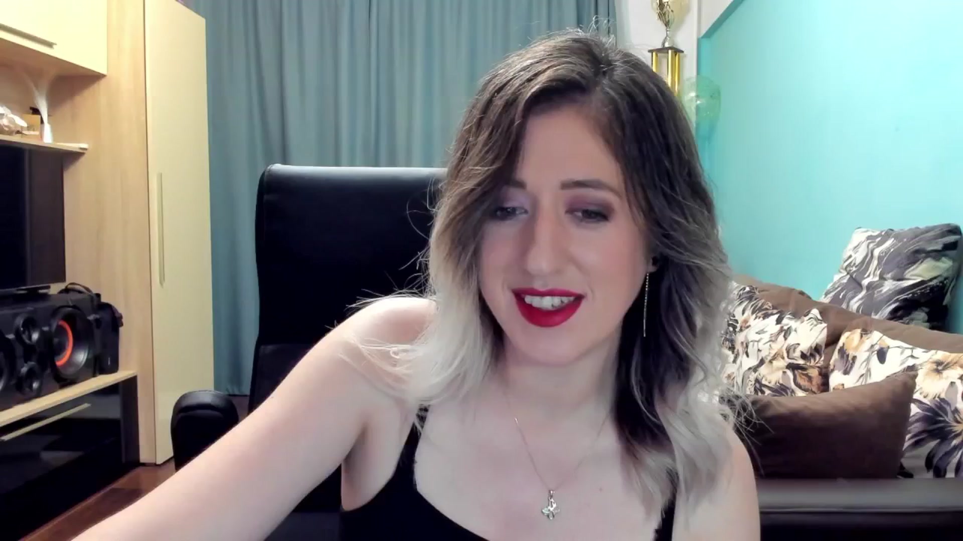 Gallery image thumbnail from SweetDelia_'s myfreecams stream on, 10/31/2024, 02:19 image 16 of 20
