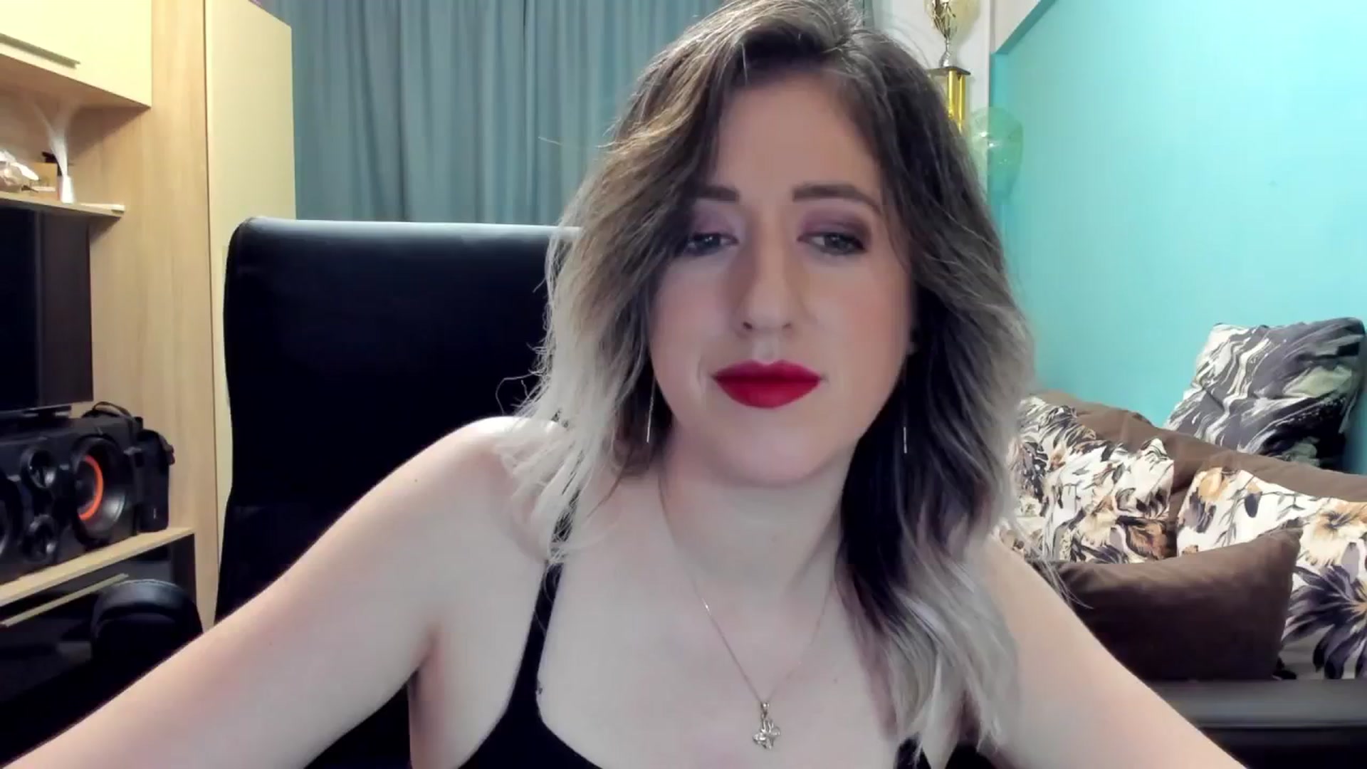 Gallery image thumbnail from SweetDelia_'s myfreecams stream on, 10/31/2024, 02:19 image 19 of 20