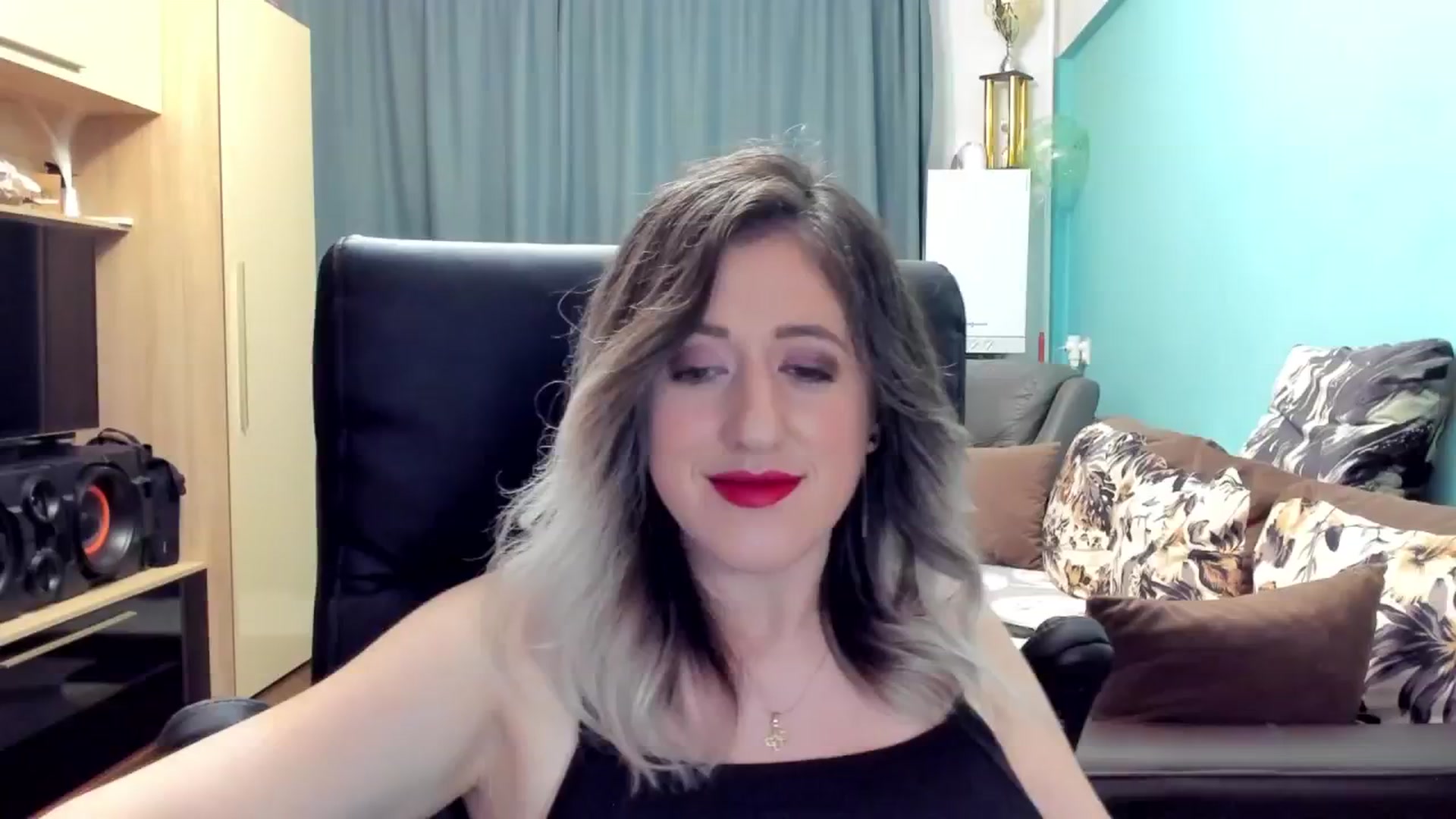 Gallery image thumbnail from SweetDelia_'s myfreecams stream on, 10/31/2024, 02:19 image 6 of 20