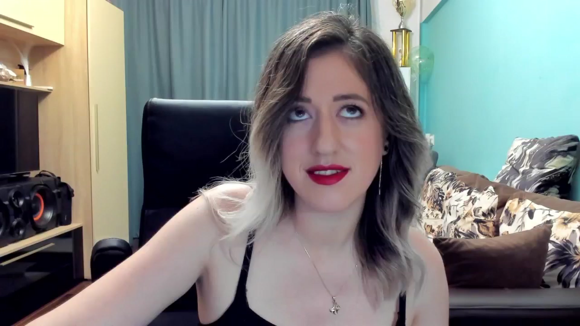 Gallery image thumbnail from SweetDelia_'s myfreecams stream on, 10/31/2024, 02:19 image 15 of 20
