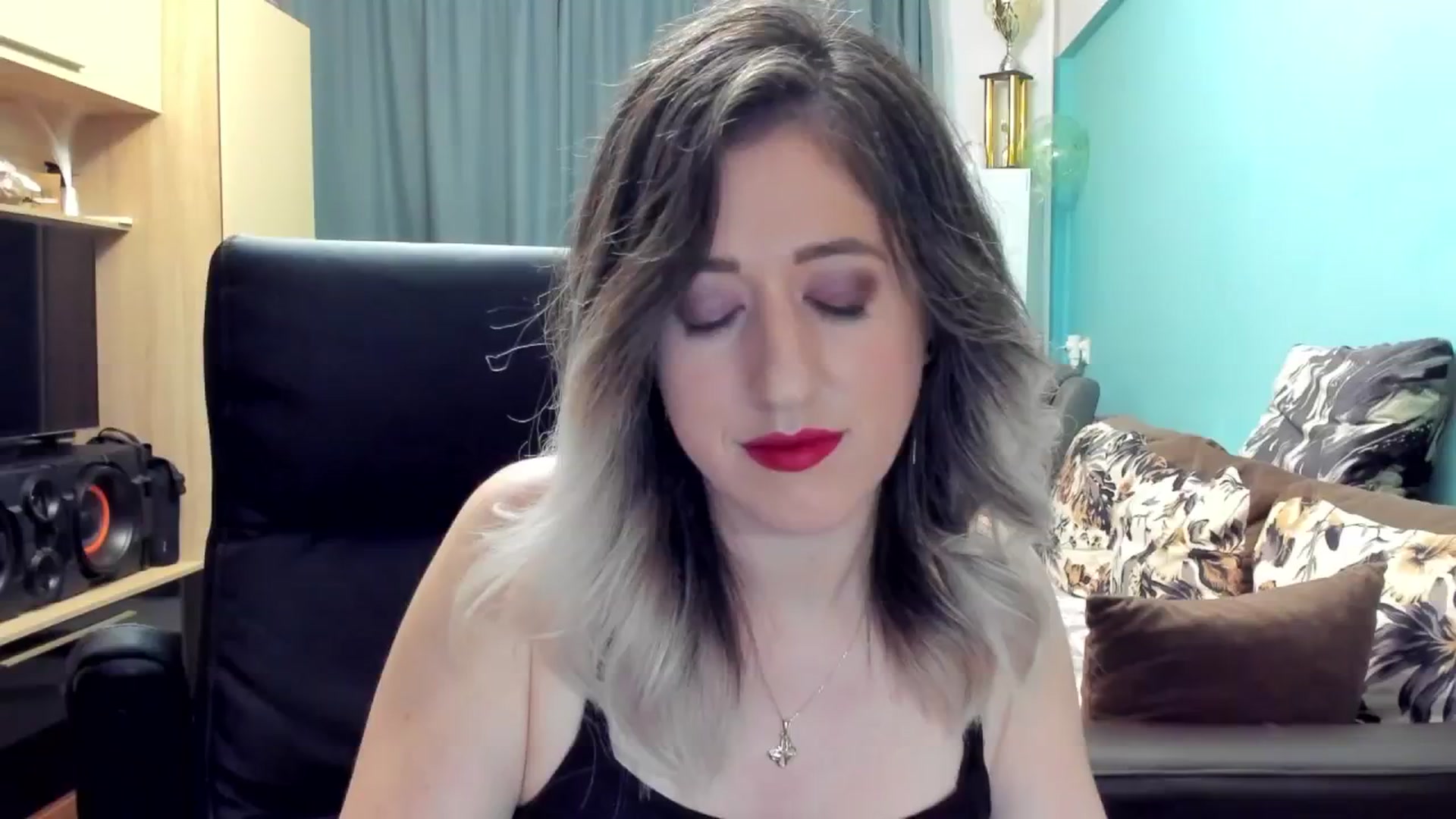 Gallery image thumbnail from SweetDelia_'s myfreecams stream on, 10/31/2024, 02:19 image 4 of 20