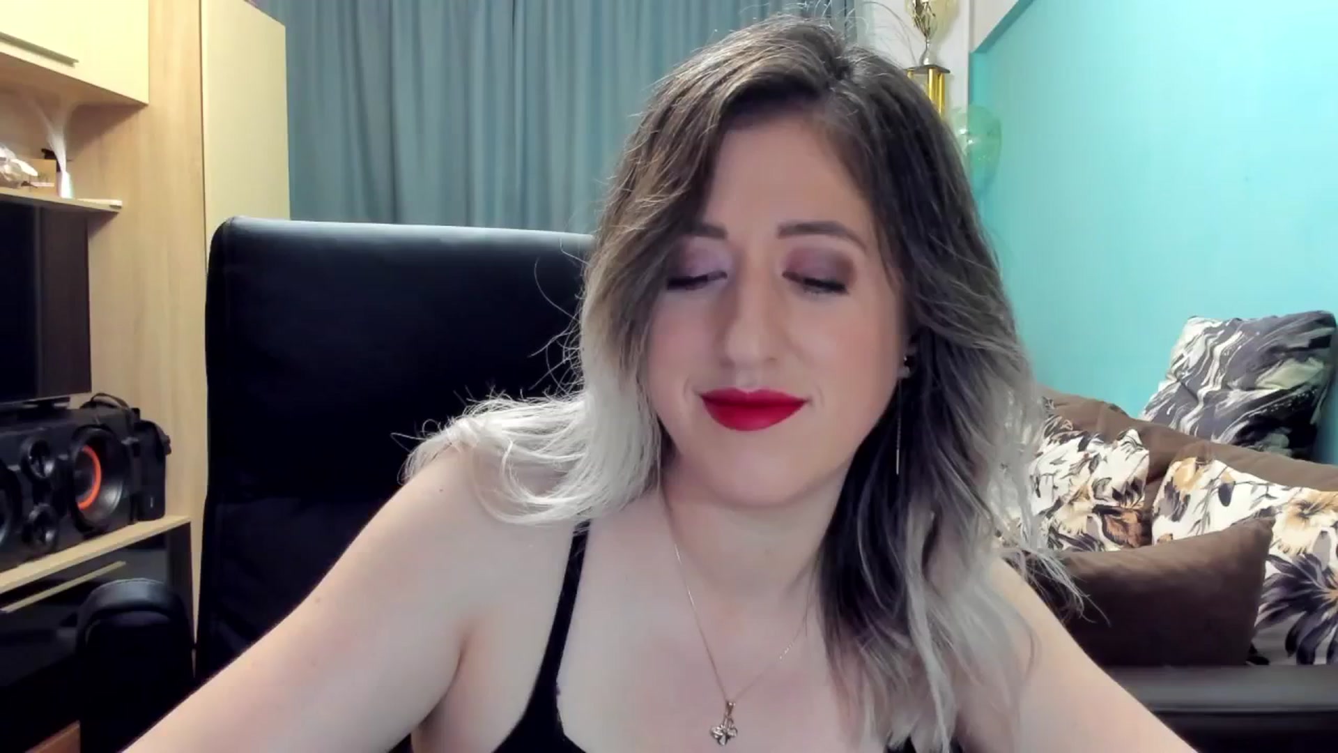Gallery image thumbnail from SweetDelia_'s myfreecams stream on, 10/31/2024, 02:19 image 13 of 20