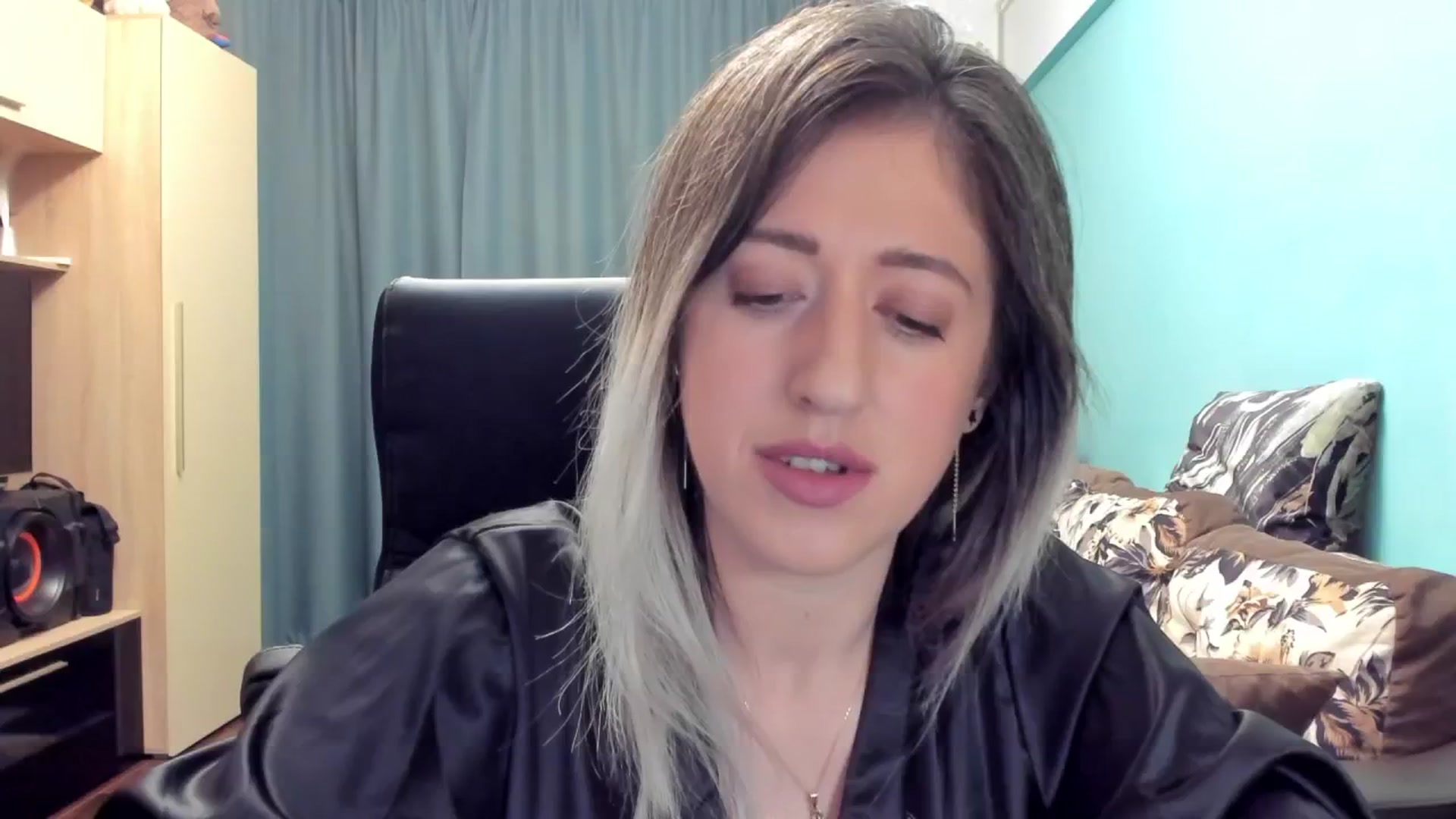 Gallery image thumbnail from SweetDelia_'s myfreecams stream on, 11/04/2024, 24:10 image 9 of 20