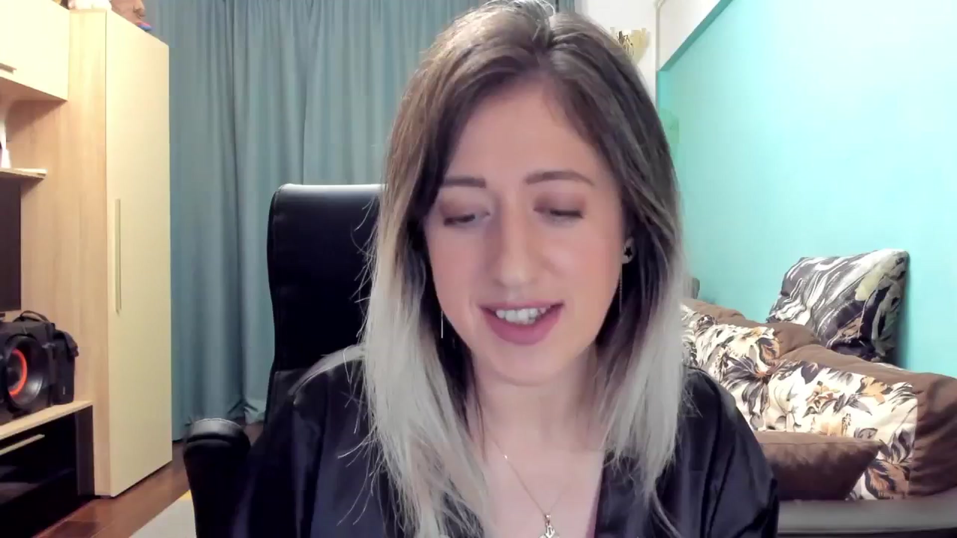 Gallery image thumbnail from SweetDelia_'s myfreecams stream on, 11/04/2024, 24:10 image 12 of 20