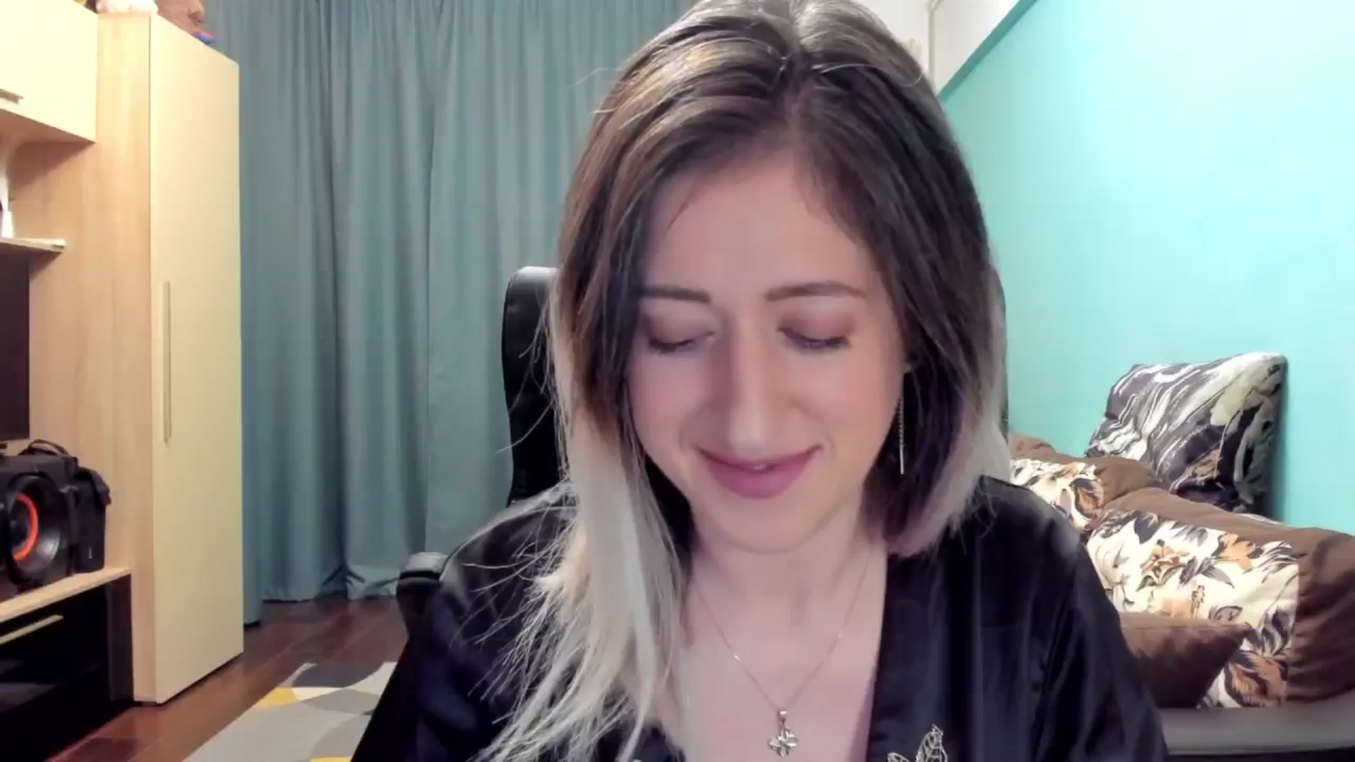 Gallery image thumbnail from SweetDelia_'s myfreecams stream on, 11/04/2024, 24:10 image 16 of 20