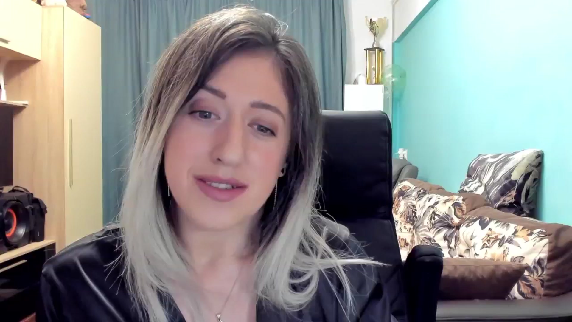 Gallery image thumbnail from SweetDelia_'s myfreecams stream on, 11/04/2024, 24:10 image 7 of 20