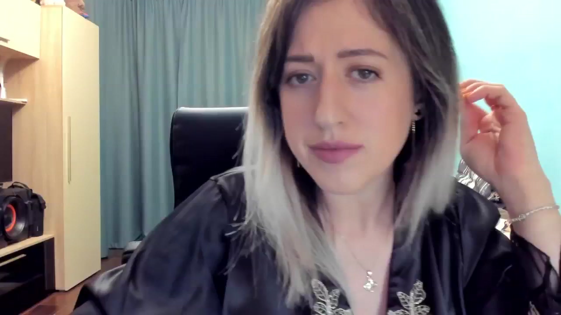 Gallery image thumbnail from SweetDelia_'s myfreecams stream on, 11/04/2024, 24:10 image 11 of 20
