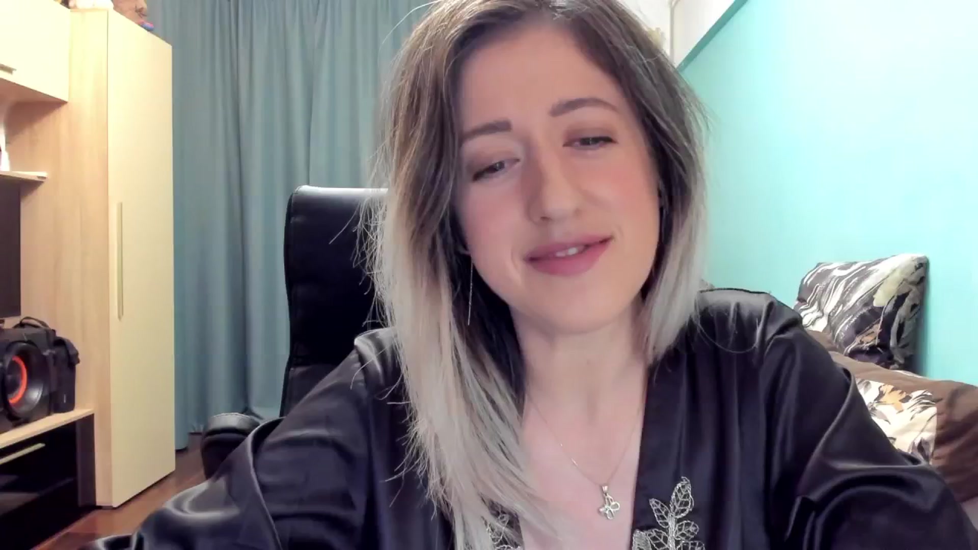Gallery image thumbnail from SweetDelia_'s myfreecams stream on, 11/04/2024, 01:48 image 6 of 20