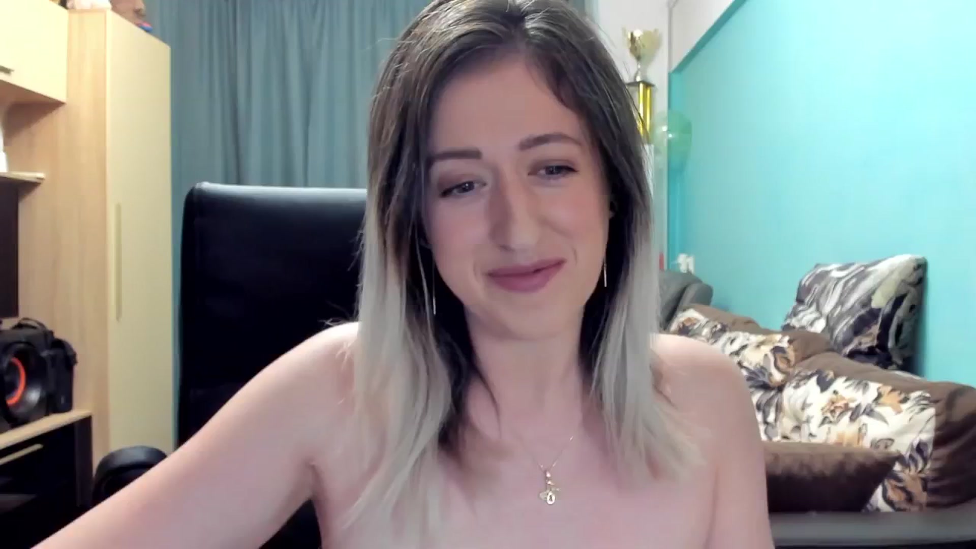 Gallery image thumbnail from SweetDelia_'s myfreecams stream on, 11/04/2024, 01:48 image 4 of 20