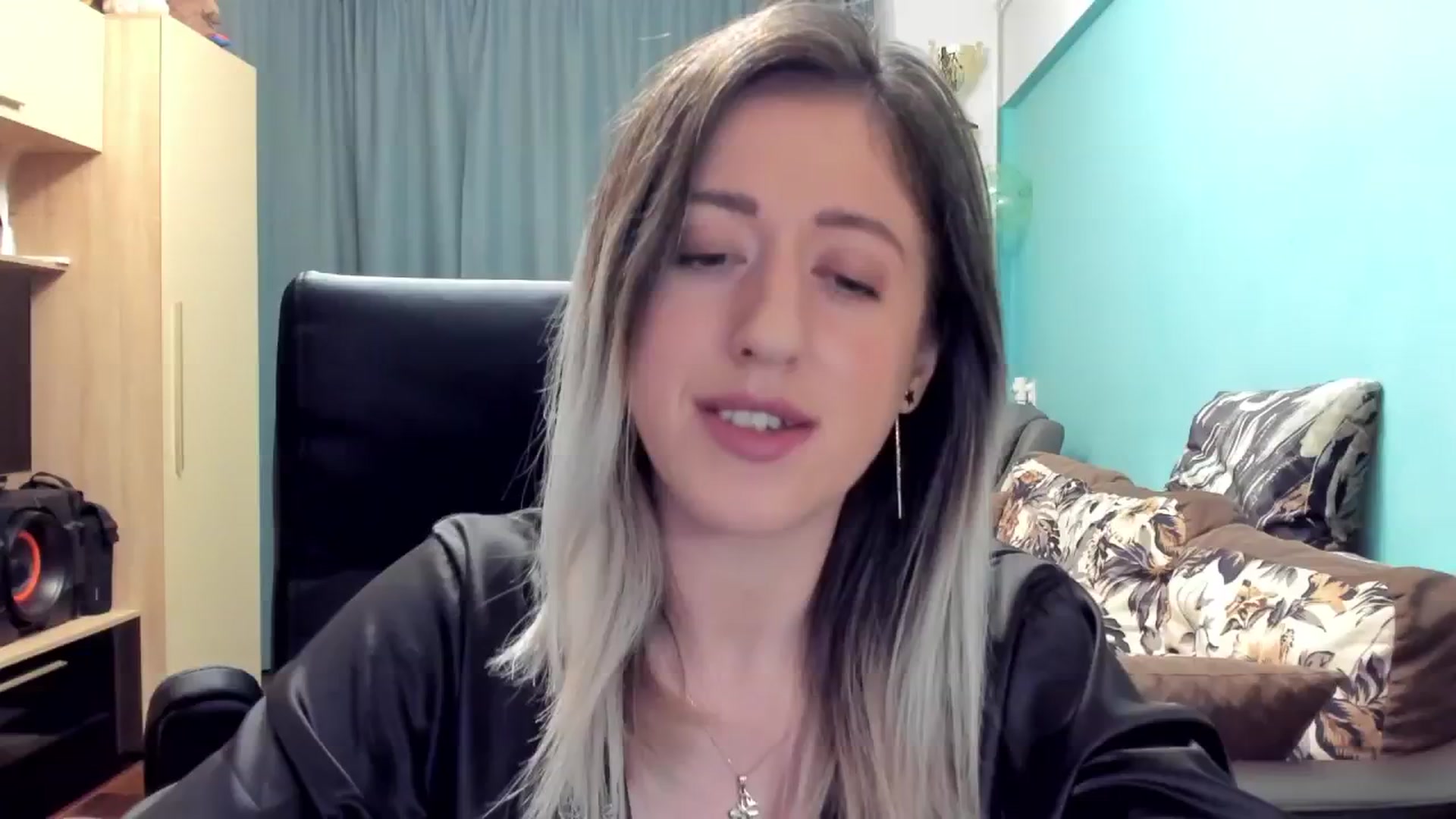 Gallery image thumbnail from SweetDelia_'s myfreecams stream on, 11/04/2024, 01:48 image 3 of 20