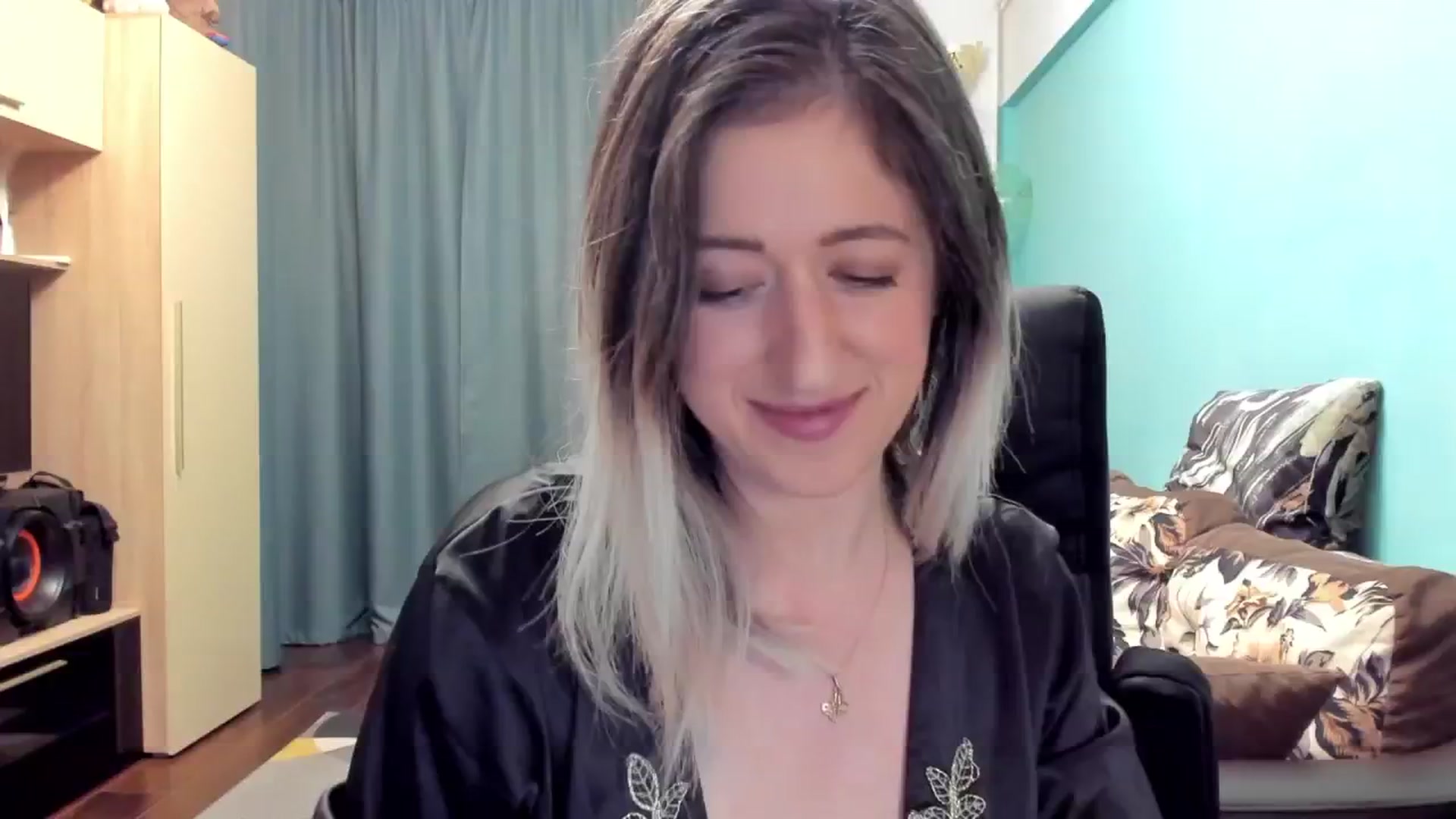Gallery image thumbnail from SweetDelia_'s myfreecams stream on, 11/04/2024, 01:48 image 18 of 20