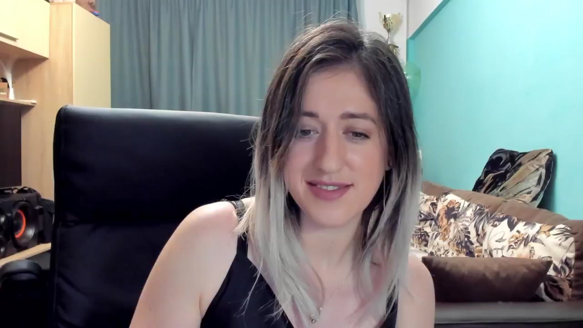 Gallery image thumbnail from SweetDelia_'s myfreecams stream on, 11/05/2024, 01:33 image 19 of 20