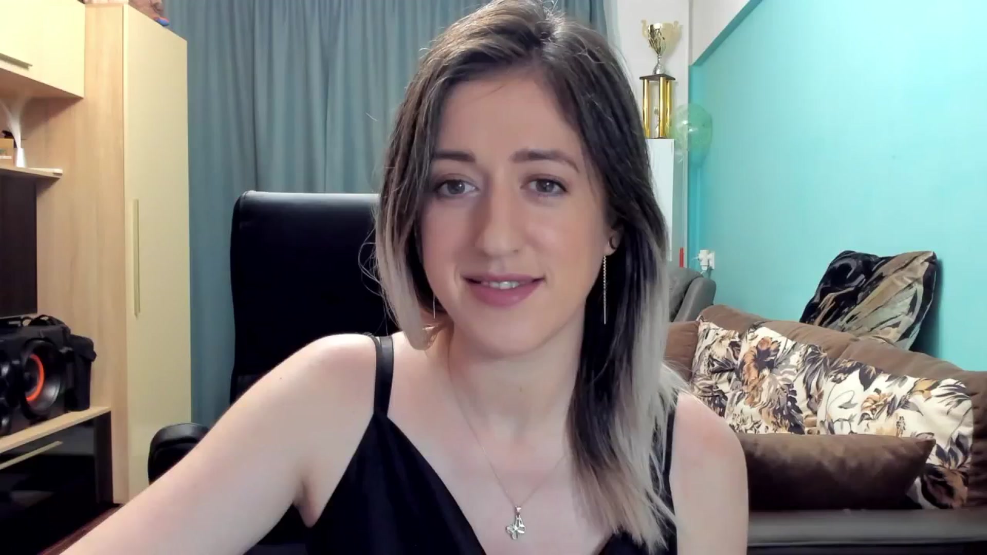 Gallery image thumbnail from SweetDelia_'s myfreecams stream on, 11/05/2024, 01:33 image 13 of 20