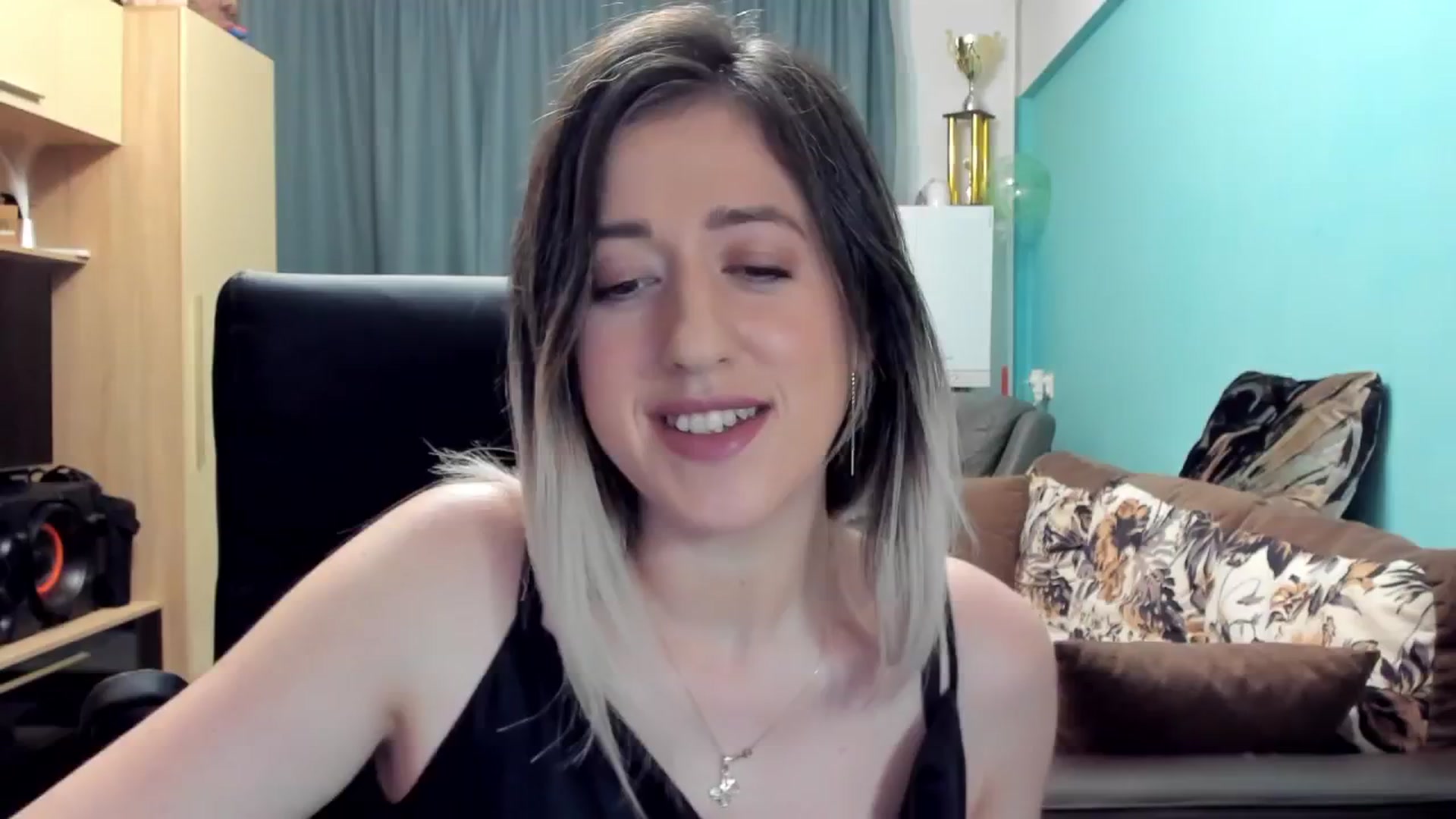 Gallery image thumbnail from SweetDelia_'s myfreecams stream on, 11/05/2024, 01:33 image 6 of 20