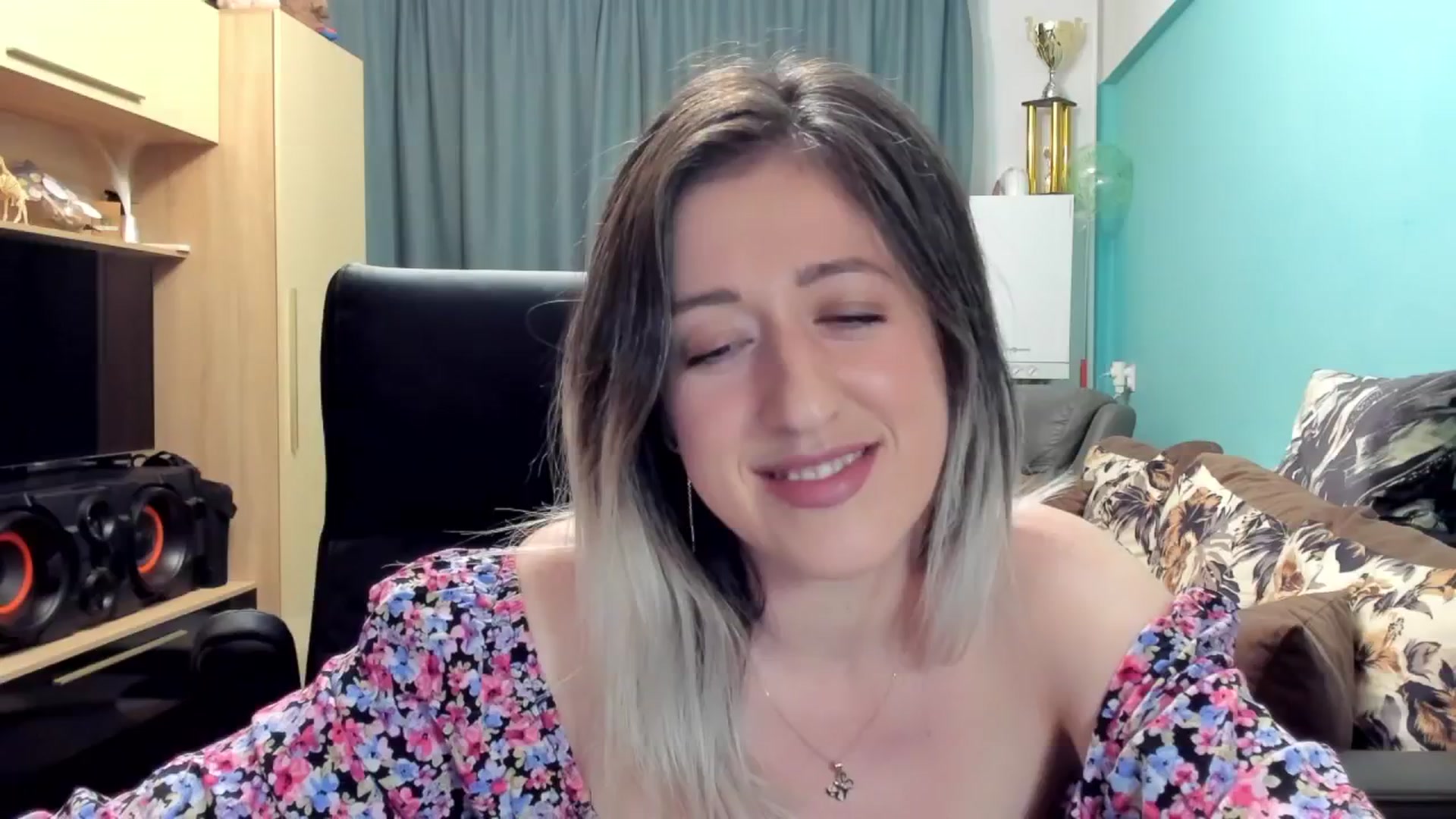 Gallery image thumbnail from SweetDelia_'s myfreecams stream on, 11/06/2024, 01:27 image 6 of 20