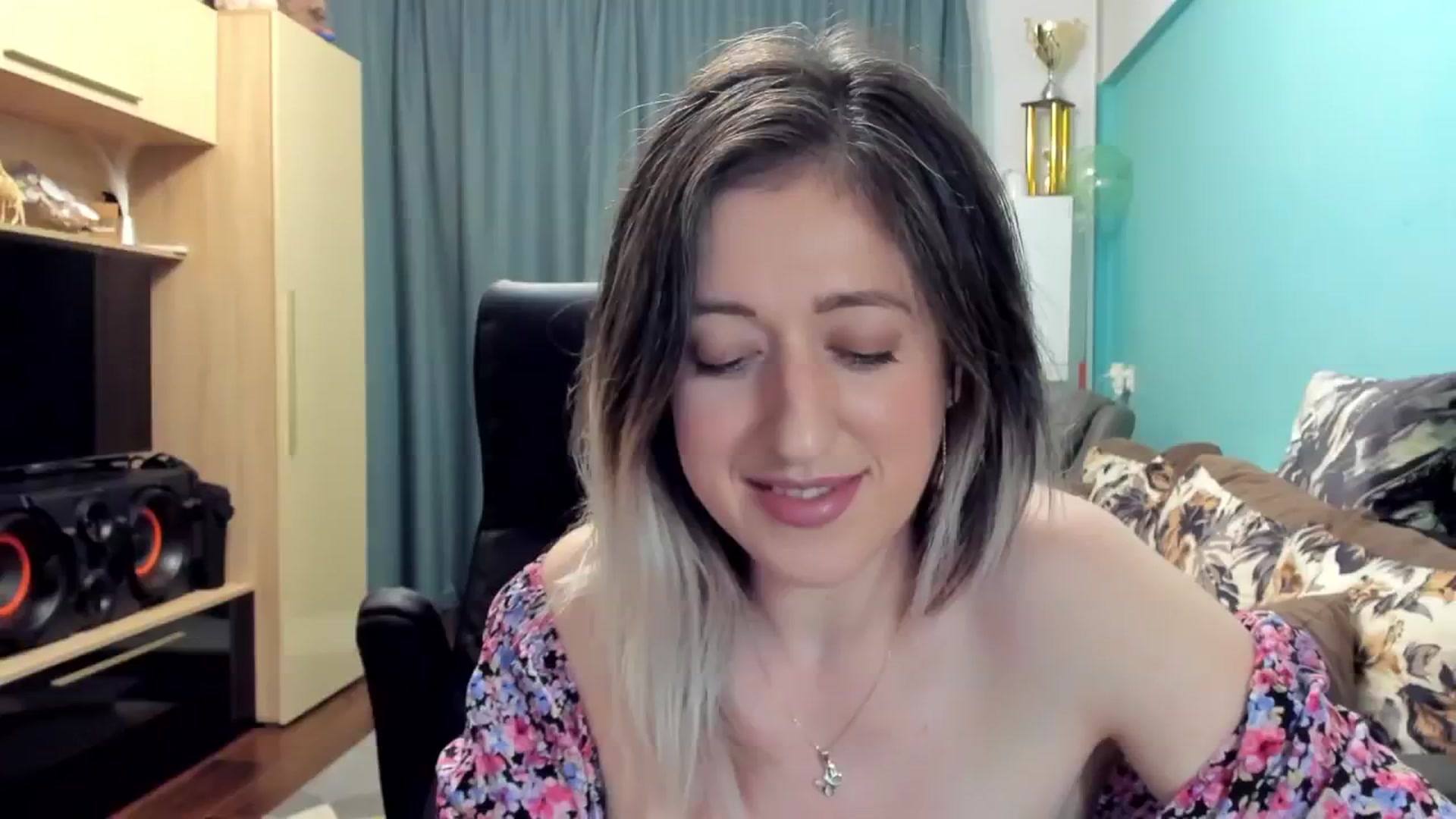 Gallery image thumbnail from SweetDelia_'s myfreecams stream on, 11/06/2024, 01:27 image 8 of 20